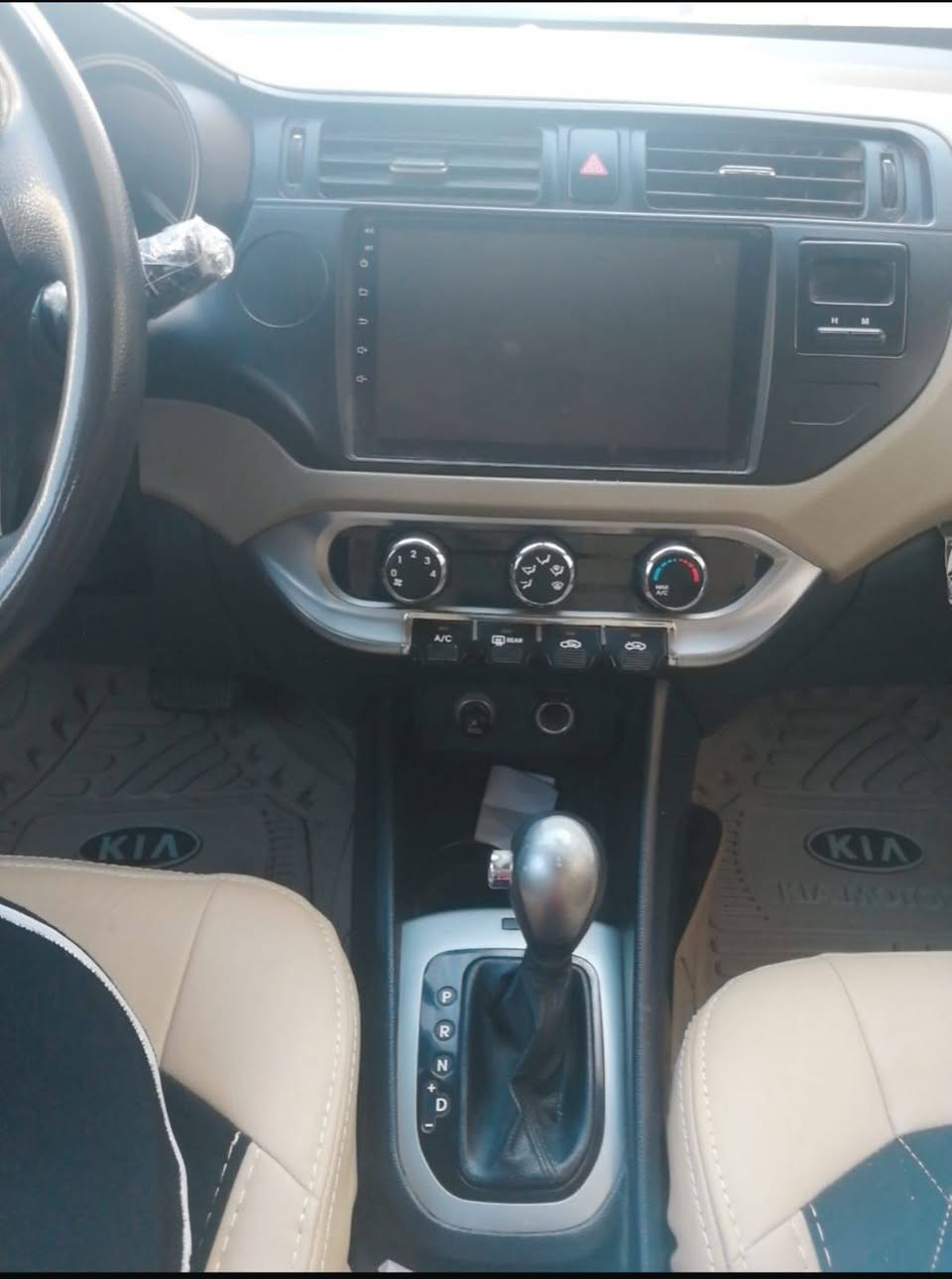 ( مكلف بنشر )
كيه ريو موديل ١٤ سياره جاهزه ونضيغه رقم ذي قار تحويل وارد خليجي كتاب الفحص موجود بصور السعر ٨٨ وبيه مجال مكان السياره ناصريه الموحيه للاستفسار ***********
