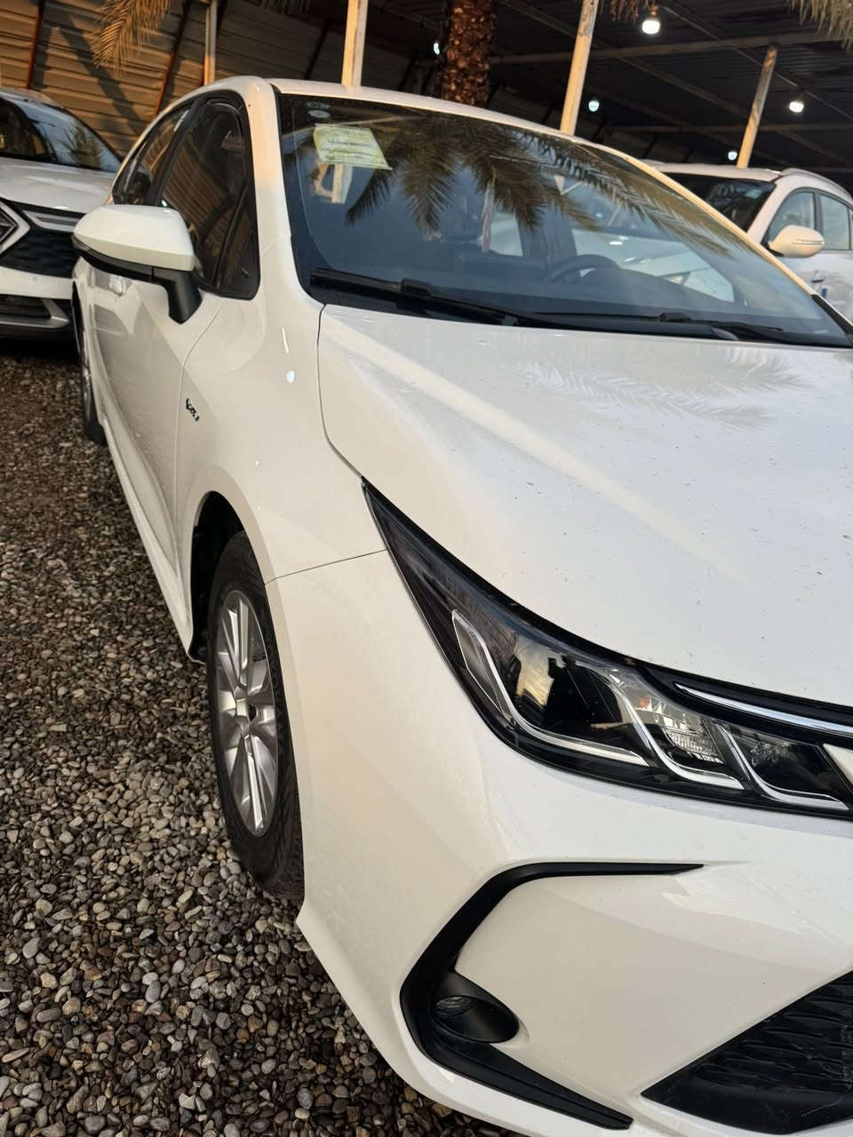 السلام وعليكم عندي كورله هايبرد 2024رقم بغداد كفاله عامه ماشيه حقيقي 17 السيارة مدوشمه الارضيه اي نقص مابيها السعر 142ورقه رقم التلفون ***********والسونر وياها
