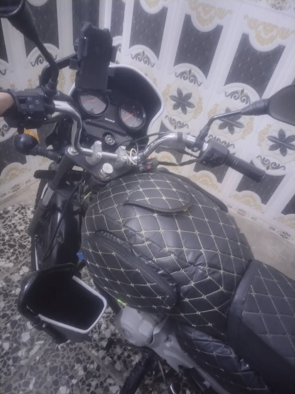 سلام عليكم بوكسر كلاسك موديل ٢٢ دراجه خير من الله كلشي ماعايزها مامتعبها مشتغله دلفري شي قليل
بيها نقص بس الوصل والأوراق الباقيه موجوده السعر (مليون و٢٠٠)


**إذا كنت صاحب هذا الإعلان وتريد حذفه لأي سبب، رجاءا أرسل رسالة إلى الدعم الفني**