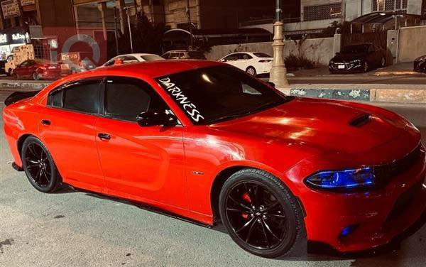 تشارجر RT مكينه 5700 لون احمر طماطي مميز كنديه حادث خشم البنيد او خشم جاملغ السايق البنيد محدث والجاملغ مصبوغ بدون أيرباك الباقي مكفول من الصبغ والتبديل موديل 2018 نص مواصفات ماشيه 49 اخت الزيرو رقم بغداد 
مكان السياره بغداد 
الاعظمية / الصيلخ 
رقم التلفون /***********
***********
