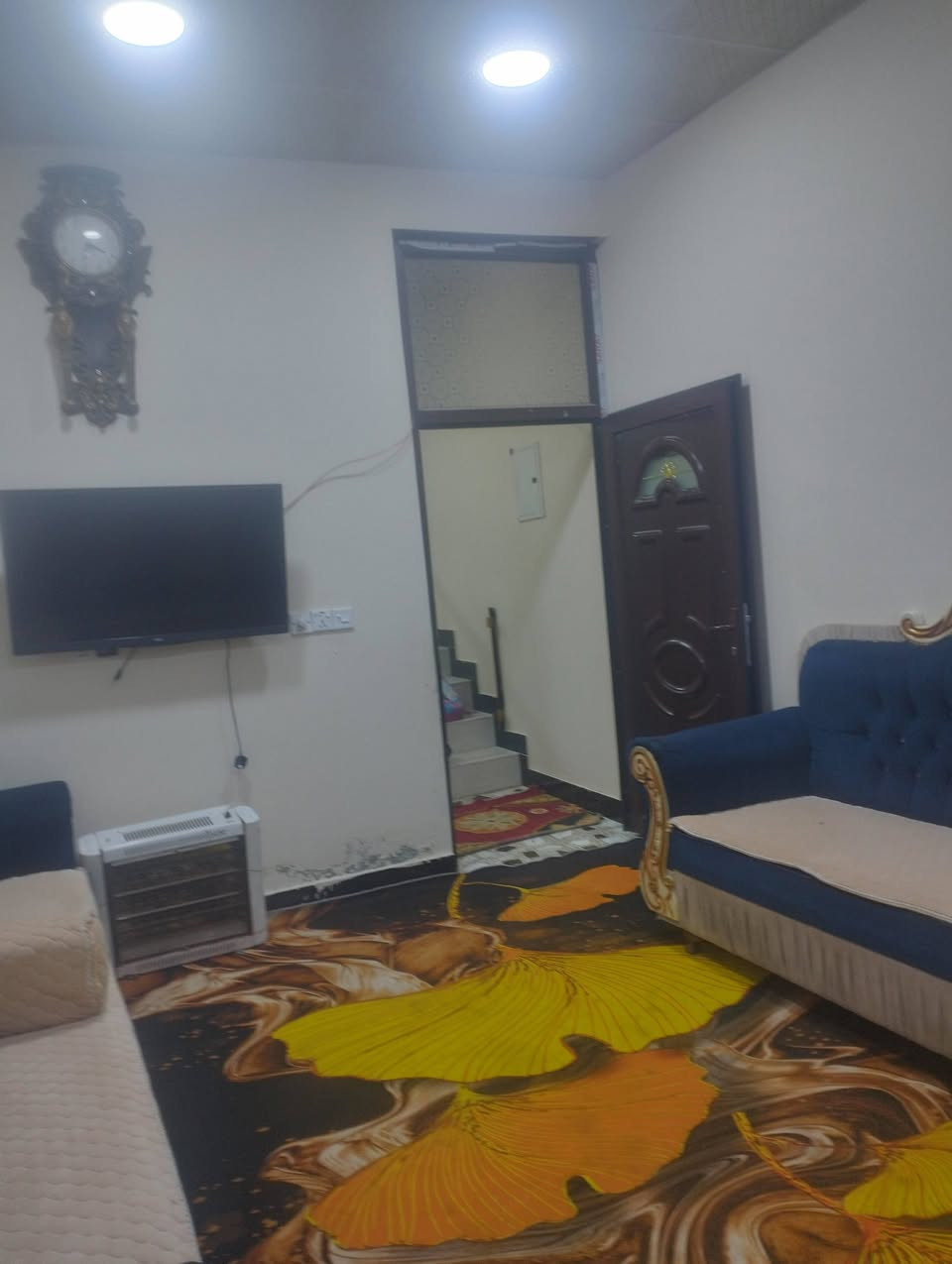 بيت للبيع في باب الدرب 100 متر طابق واحد والطابق الثاني بي حمام وغرفه مامسكفه بناء حديث درجه اولى. قرب مدرسه مريم جدا قريب السعر مناسب كلش قريب عالشارع العام
***********
