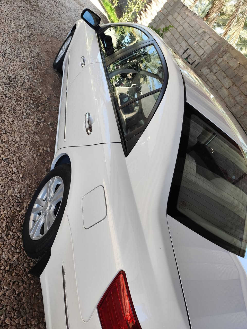 السلام عليكم ورحمة الله وبركاتة 
سوناتا للبيع موديل 11 خليجي فول مواصفات نظيفه جدا محرك 2400 دوش السياره جديده واحلى من الصور مكفوله كفاله عامه ماعده بيها شخوط بالبنيد وربع من الجاملغ الأمامي الأيمن وتم صبغهن درجه اولى وتخم تايرات قبل أربع أيام شادلها ،، ومحرك وكير درجه اولى ومابيها اي نقص سياره جاهزه من كل الشي ،، السعر 150 قفل 
 السيارة بأسمي رقم بغداد ومكان السياره بابل وهذا رقمي 
***********
