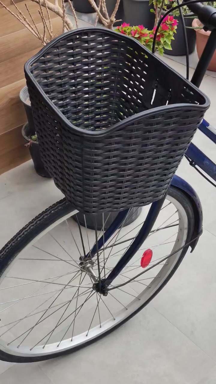 السلام عليكم بايسكل للبيع حجم ٢٦ فول نظافه مال باله السعر ٨٥  الف المكان مجمع مكي السكني هاتف ***********
