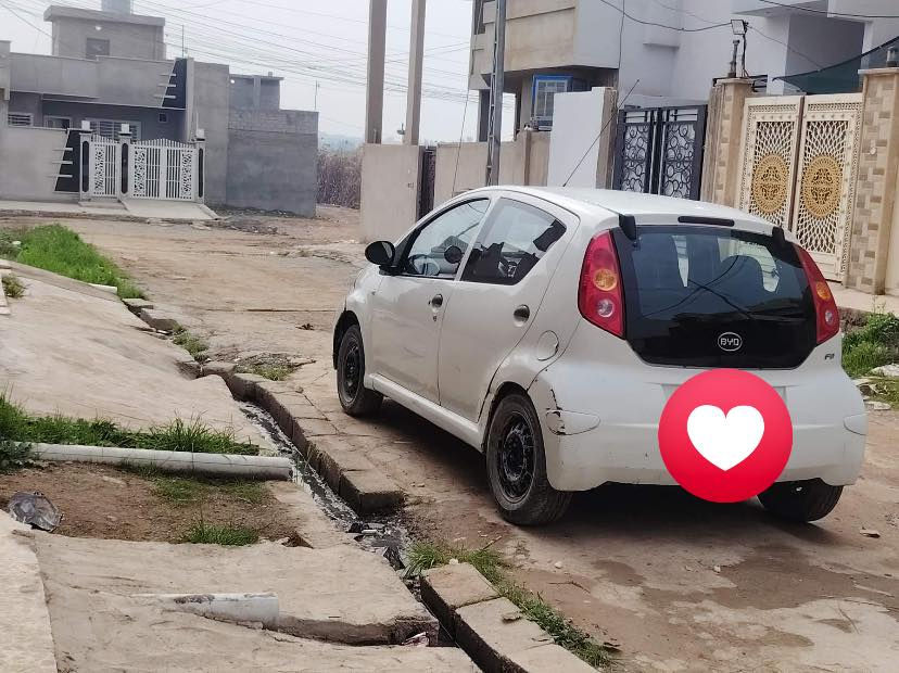 بي واي دي f0
رقم بغداد 
موديل 2013
شرعيها بل موصل شرط التحويل 
كير ومحرك شرط 
الرقم ***********
