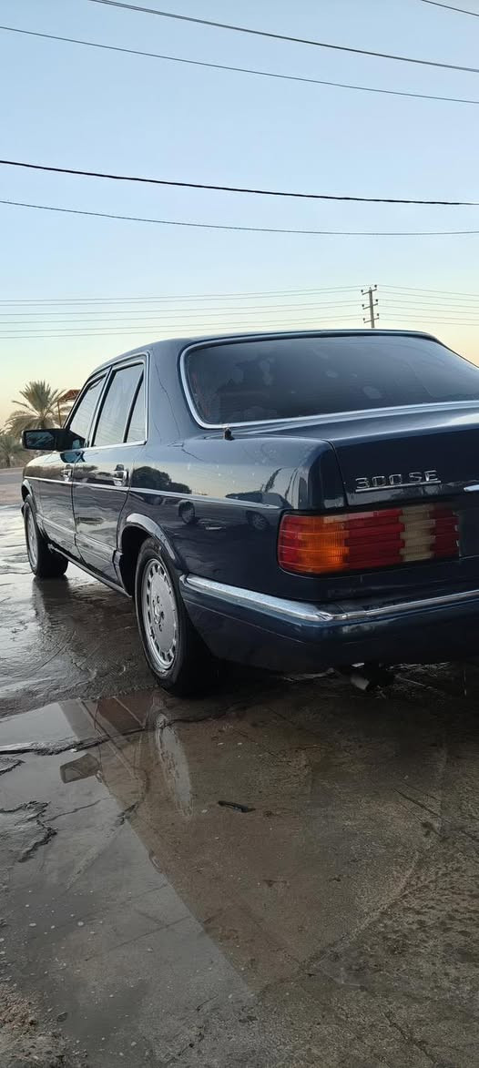 السلام عليكم
جامبو 1991 300SE بلادد
مكينه وكير بلاد هسه شادهم
تخم تاير جديد
حداديه جديده
منظومه بانزين كامله جديده
عنكبوت جديد
دبل فيت بم 
اريل كهربائي
دبل مروحه 
تحويل ثاني يوم 
السعر 68 وبيه مجال بسيط 
مكاني بابل ***********
