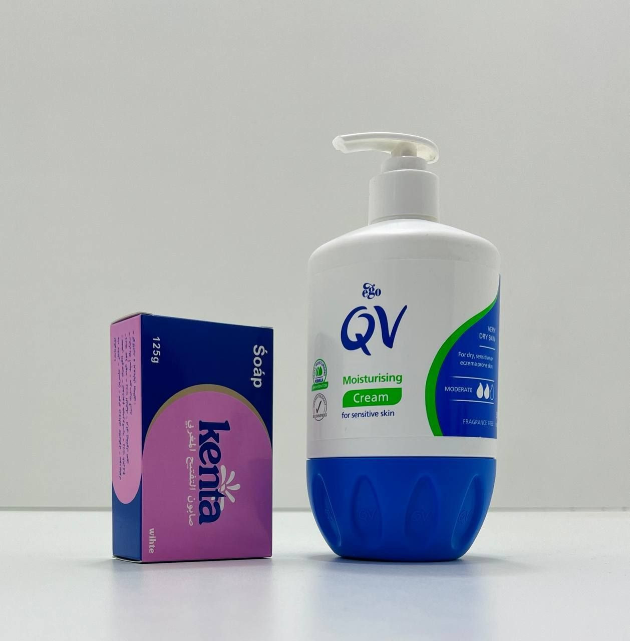 روتين العناية المتكامل (تفتيح وترطيب)

​1. صابونة كينتا (Kenta Soap)
​الوظيفة الأساسية: صابونة مخصصة للتفتيح والترطيب.
​المميزات: * تعمل على تنظيف البشرة بلطف دون التسبب في جفافها.
​تساعد في توحيد لون البشرة 

​2. كريم كيوفي 
​الوظيفة الأساسية: ترطيب عميق وحماية للبشرة.
​المميزات:
​قوام غني: مثالي للبشرة شديدة الجفاف والحساسة.


**إذا كنت صاحب هذا الإعلان وتريد حذفه لأي سبب، رجاءا أرسل رسالة إلى الدعم الفني**