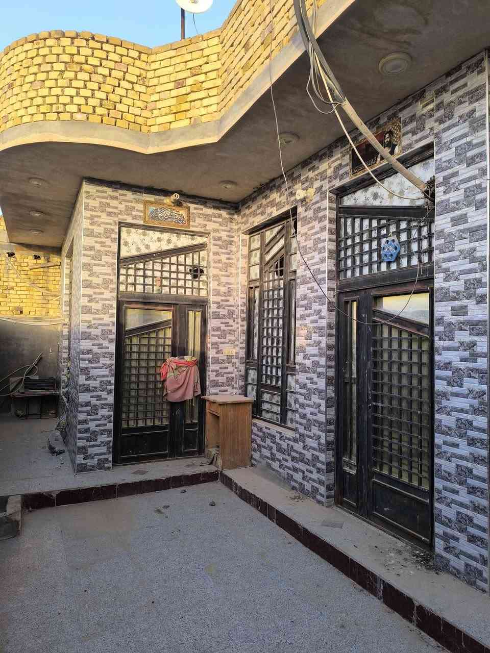 للبيع بيت بحي الفلاح / طابو صرف/ مساحه 225 م / وره حقل الغاز القديم/  بي غرفتين وصاله ومطبخ وديوانيه وصحيات/  الاستفسار  ،*********** بي واتساب ***********/
