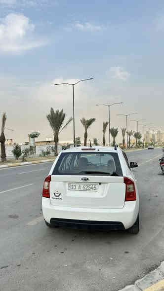 كيا كارينزا 2009 خليجي ماشيه 160 
7 راكــب رقم انكليزي بغداد 
محرك 2000 دوش اوتماتيك 
تبريد قطعتين امامي خلفي ثلج 100‎%‎
مسجل USB AUX 
سنتر لوك جام كهرباء 
من اخذتها مصلح جاملغات ثنين اماميات فقط 
والباقي رصعات بسيطه جدا مال شارع طبيعي 
السياره جاهزه شغل واطلع 
سنويه باسمي تحويل ثاني يوم 
سعر 118$ وبيه مجال للطيبين 
***********
اتصال أو واتساب
