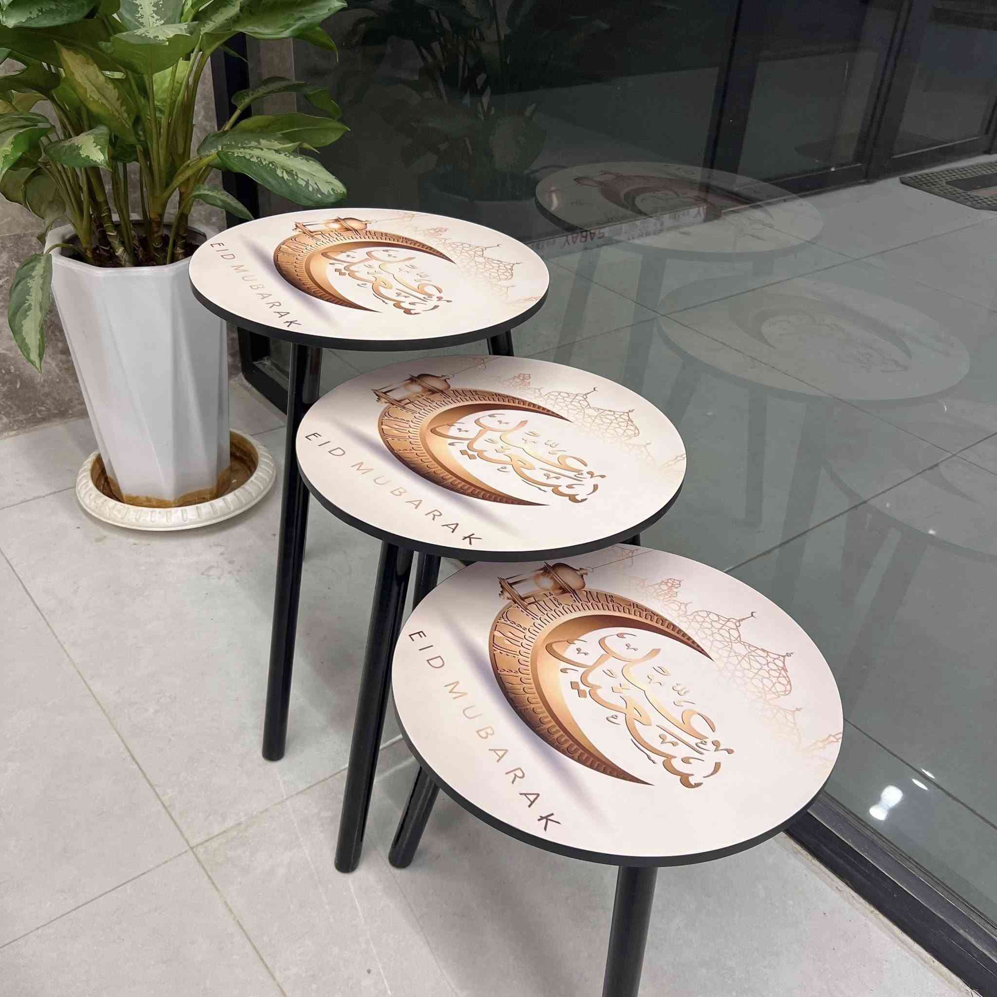 🚨🚨🔥عرض رمضاني 🚨🚨🚨

طقم طاولات ضيافة رمضانية 
 – تصميم دائري مزخرف (3 قطع)

• طقم طاولات ضيافة بتصميم أنيق مخصص لأجواء عيد الفطر والأضحى

المواصفات:
• النوع: طاولات ضيافة / طاولات جانبية
• العدد: 3 طاولات
• الشكل: دائري
• التصميم: عيد مبارك (هلال – فانوس – زخرفة إسلامية)

محتويات العلبة:
• 3 × طاولة دائرية بتصميم عيد مبارك
1 × طاولة حجم كبير، الابعاد: 40*57 سم.
1 × طاولة حجم متوسط، الابعاد: 40*47 سم.
1 × طاولة حجم صغير، الابعاد: 40*37 سم

كل هاذة بسعر 30الف 🔥
بدل 45الف  (الكمية محدودة )
للطلب اتصل :***********
