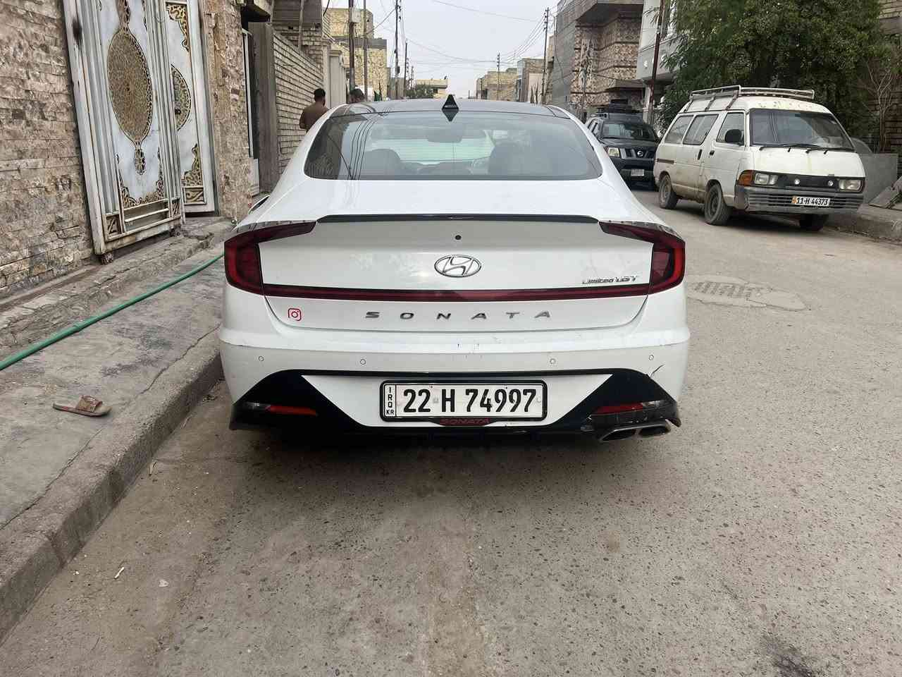 للبيع او مراوس   ((حسب القناعه ))
سوناتا أمريكي 1.6 
موديل 2020
ماشيه 114الف كيلو مو ميل 

 المواصفات Limited فول الأخير 
اوتو بارك
داتا شو 
بانوراما.        
بصمه 
تشغيل عن بعد
تقديم وترجيع بالريمونت
شاشه ديجتال
اناره داخليه محيطيه 24 لون 
كامرات 5 360 درجه 
رادار امامي خلفي 
رادار جانبي 
تحديد مسار 
قيادة آليه 
اوتو هولد
شحن وايرلس 
شفتات بالستيرن 
لايت 4 عدسات زنون 
اناره داخليه أليدي
كشنات جلد خزن ميموري 
كشنات تدفئة تبريد 
كشنات كهرباء 
صندوق ذكي
هاند بريك بصمه
نظام صوت  BOSE دمام
اشاير مري 
مري قلاب 
حساس امامي
حساس خلفي 
تبريد قطعتين 
تبريد بيانو تحكم شاشه 
لد امامي خلفي
مرايه داخليه تعتيم ذاتي 
داخل لون اسود
سمارت كروس كونترول
تحكمات ستيرن فول 
انظمه قيادة 4
ويل كب 17
شاشه كبير 
كامره خليفه محيطيه

السيارة امريكي 
((حادث جاملغ وباب الصدر بدون ايرباك))
((باقي سياره مكفوله))
((صور سونار بالمنشور))
(رقم اربيل تحويل ثاني يوم)

السعر 165 بيه مجال 
كلشي ذاكر بالمنشور اقره
 تفاصيل كامل واتصل
*********** 
مكاني بغداد البلديات
