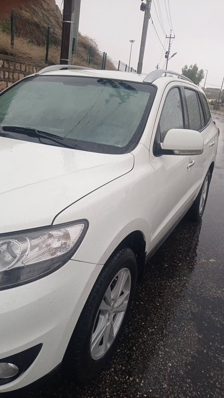 Santafe 2010
سنتافي 2010 خليجي ٧ راکب رقم اربيل محرك ٣٥٠٠ 6 سلندر فول مواصفات السيارة ٣ قطع تبريد فتحة سقف - تبريد  كشنات كهرباء تحكم ستيرن اشارات بالمري الجانبية كفالة عامة كير و محرک و بدون صبغ  وجاهزة السيارة ماشي 225 الف
سعر ١٦٢ ورقە
مکان اربيل 
***********
