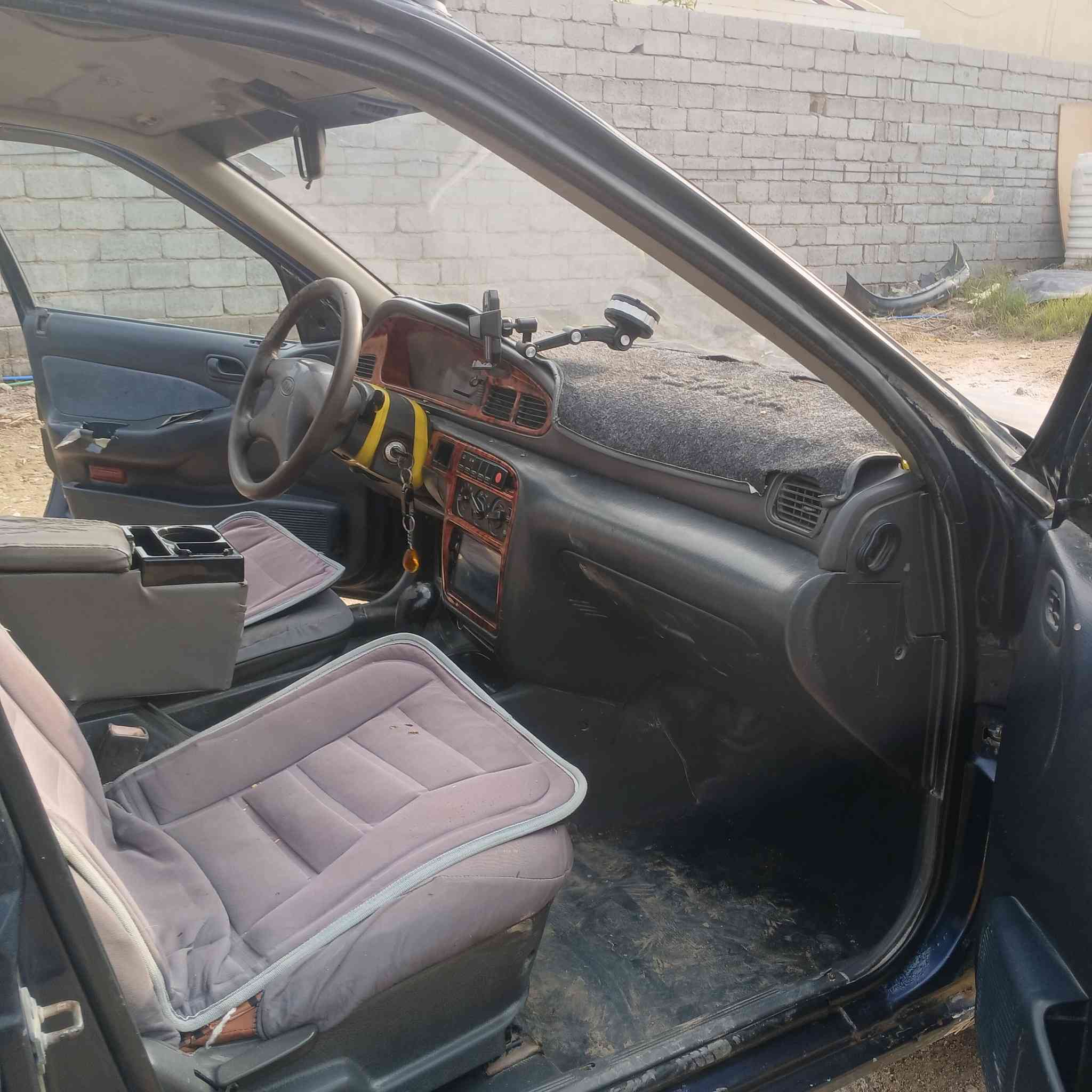 كيا سيفيا موديل 96اوتماتيك
سياره كير او محرك كفاله 
رقم بغداد مكاني بغداد نصر وسلام 
كهربائيات كلهة شغال جام اربعه شغاله 
عالي او نصاصي اشاير سكن سياره مال جناي
سياره بسمي تحويل ثاني يوم 
سعرهة 42 او بيهامجال 
***********
