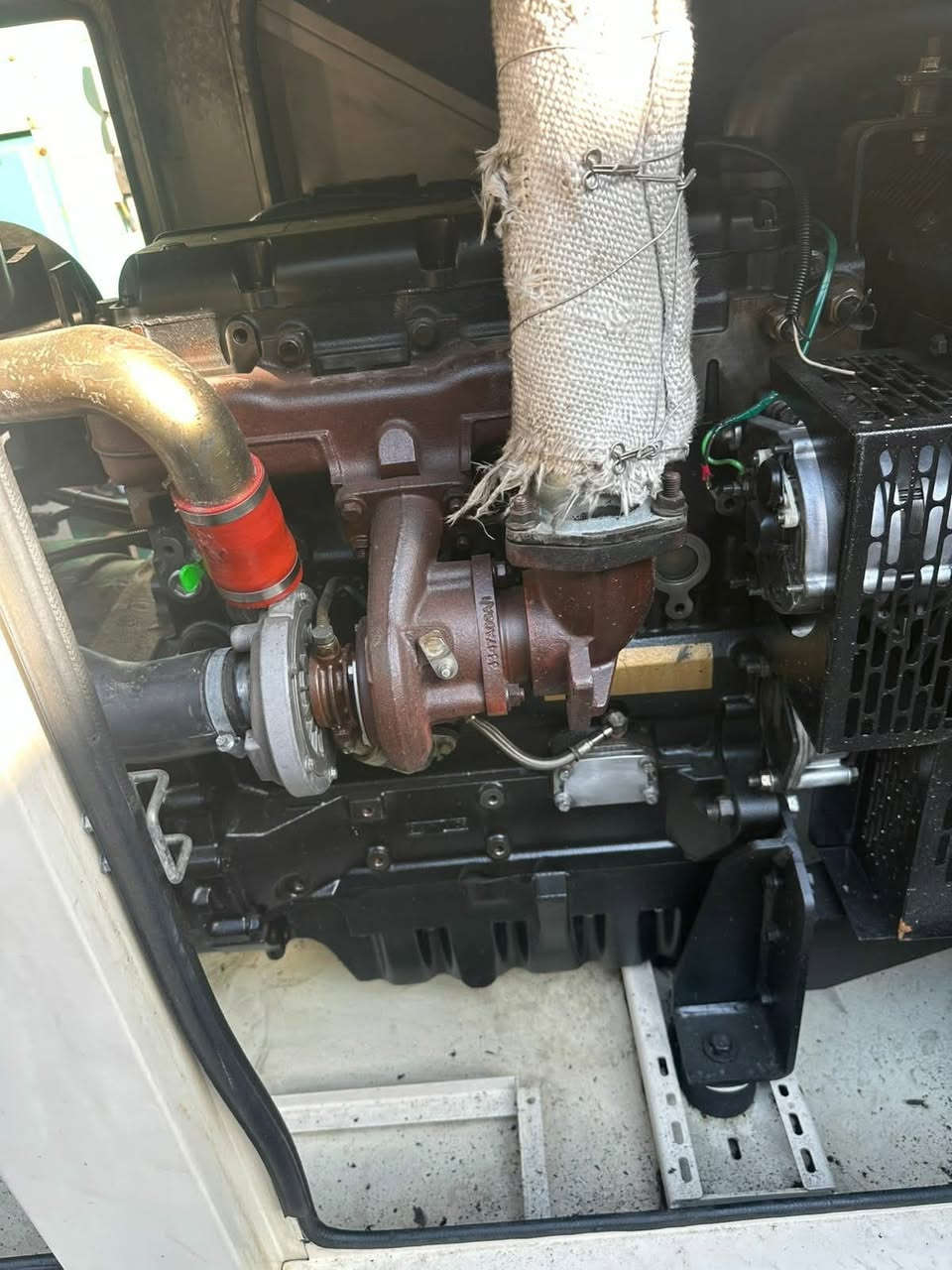 يوجد لدينا مولدات بيركنز بريطاني 
موديل حديث  حجم المحرك  4 بستم 
حجم التوليد 88 كيفي 
كاتم تكسن
 
للإستفسار اكثر اتصل عالرقم وادلل  او واتساب 
أبو علي  ***********
يوجد لدينا جميع أنواع المولدات
