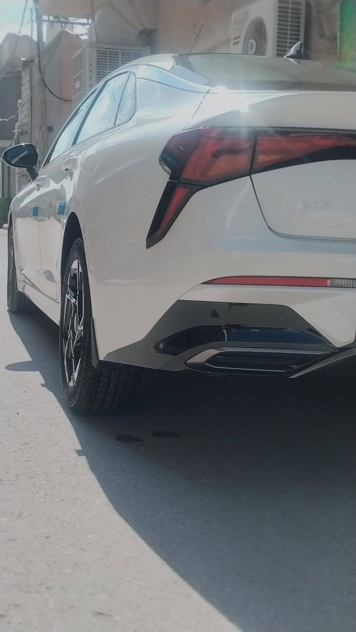 كيه كي فايف K5
ضمان شركه المجموعه الدوليه (خليجي) 

مديل 2026 

1..استخدام عداد المسافه المقطوعه (13000)

2..رقم اربيل مثبت لوحات

3..مواصفات سياره فول واحد علئ واحد 1/1

4..مكينه 2.5

5..بانورامااا

6..بصمه تشغيل 

7..تشغيل عن بعد 

8..حساس امامي خلفي عدد(8)

9..مرايه جانبيه كهرباء شفط

10..مقاعد جلد 

11..تبريد قطعتين امامي خلفي 

12..شاشه كبيره متصل 

13..كامره خلفيه دواره 360

14..مقاعد الاماميه كهربائيه

15..شاحن موبايل 

16..درايم مود Dram mod

17..بك لايت خلفي LED

18..اريل نفكيتر

19..مثبت سرعه(كروس سرعه ) 

20..ستيرن فول تحكم

21..سايد بريك دكمه

22 جام اوتو

ملاحضه (السياره خليجيه مكفوله من جكه البره سياره استخدام شخصي) 

عنوان السياره واسط

سعر السياره 252وبيها مجال حك الجيه

ولي ماتعجبه السياره او السعر اليوم السوك كلشي بي فا لحد يكسر بحلال الناس وجزاكم الله الف خير

رقم الهاتف ***********
