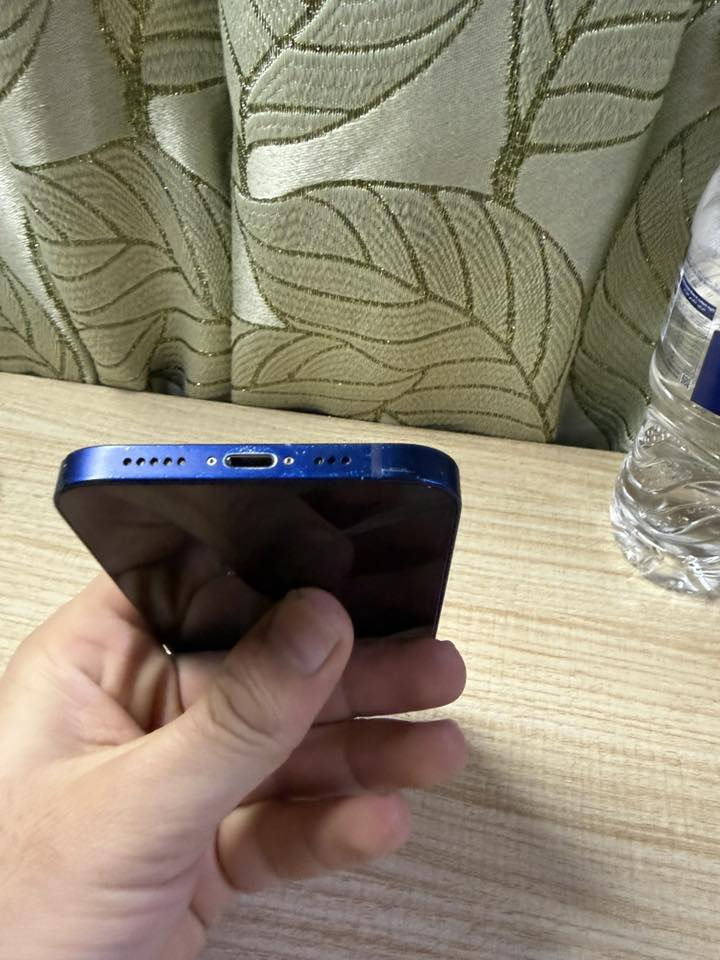 ايفون 12 عادي نرومال حاسبه شرط كارتون موجود
ذاكرة 128
تك سيم
بطارية 66
غراضة فقط كارتون الاصلي
سعر 275 وبي مجال
*********** واتس
