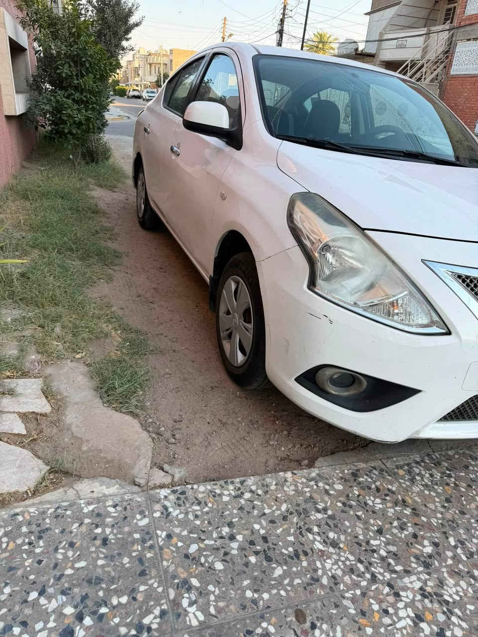 سلام عليكم نيسان صني هندي 2019 بغداد مكفوله فقط بارد مقدار شبربالباب الخلفي  بأسمنه على ايدينه من الشركه ماشيه 42حقيقي السياره بلاديه ونضيفه جدآ السعر 104مكانه عامريه ***********

