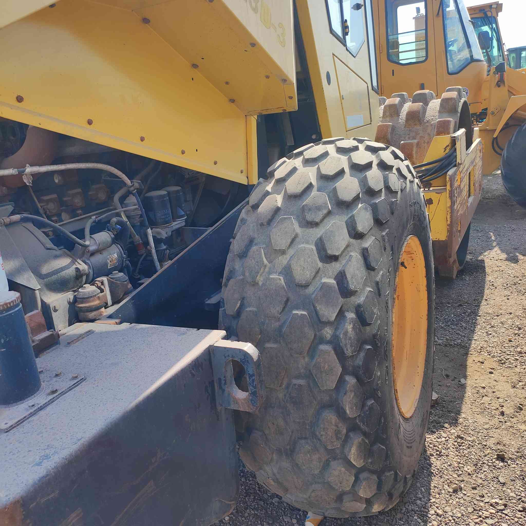 سلام عليكم 
حادله بوماك/ارقام سليمانيه باسمنه تحويل ضلفيه موديل ٢٠٠٢ حجم 213-D-3
محرك بيركنز ٦ سلندر/ مكينه بلاديه مامفتوح منها شي 
مكاني البصره /***********
#حادلات
#معدات
#حفارات
