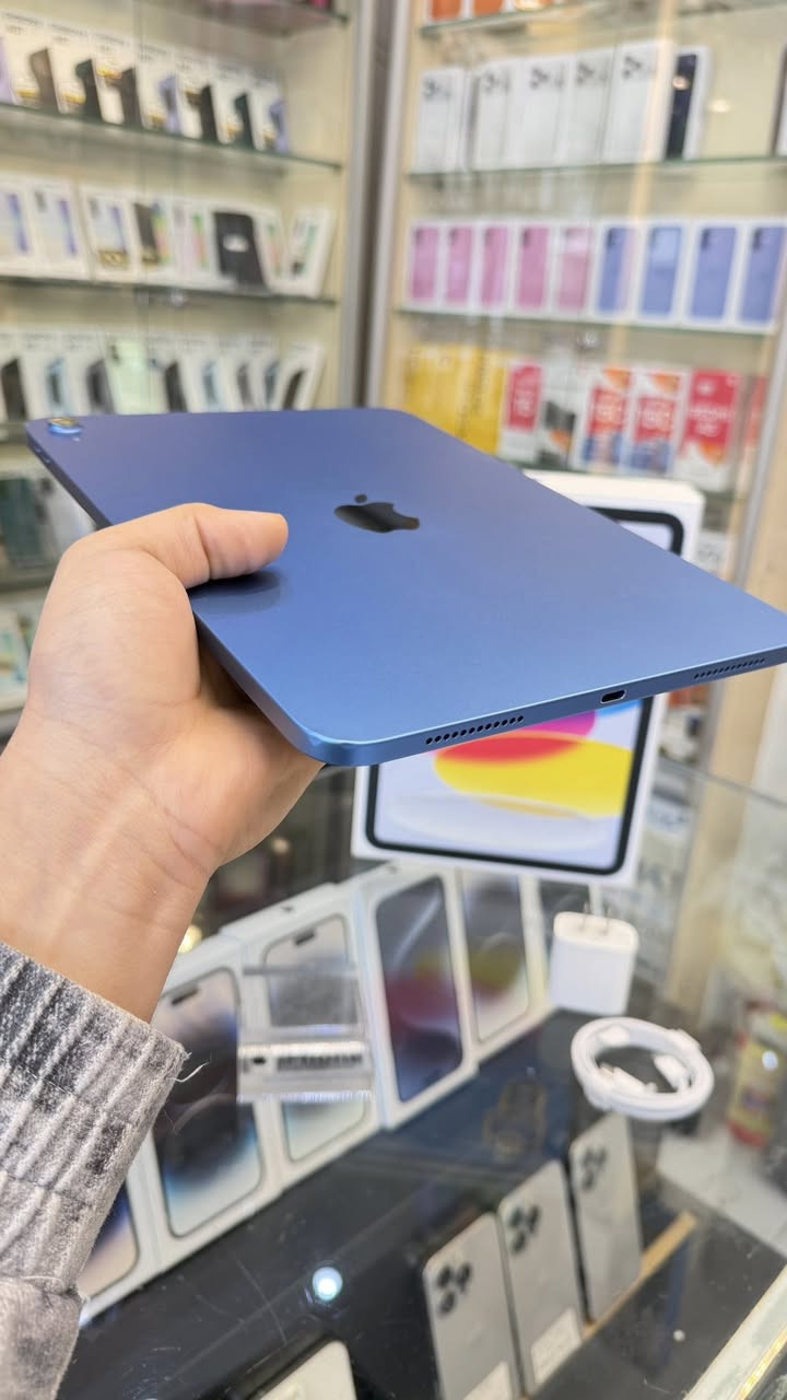 ايباد 11(A16)ذاكرة 128 مستخدم نضيف 🩵
الجهاز مامفتوح ولا مبدل بي شي ملحقات الاصليه كامله حتى الكيبل بعده مامفتوح شرط تاخذه تفحصه وين ميعجبك مع وصل ضمان من المركز لمدة 5 ايام السعر 400 الف قفل🔥
وبي ملاحضه بسيطه بالشاصي مثل ماموضح بالصور 
بغداد / البياع شارع 20 اسم المحل مركز حسان للموبايل ***********
