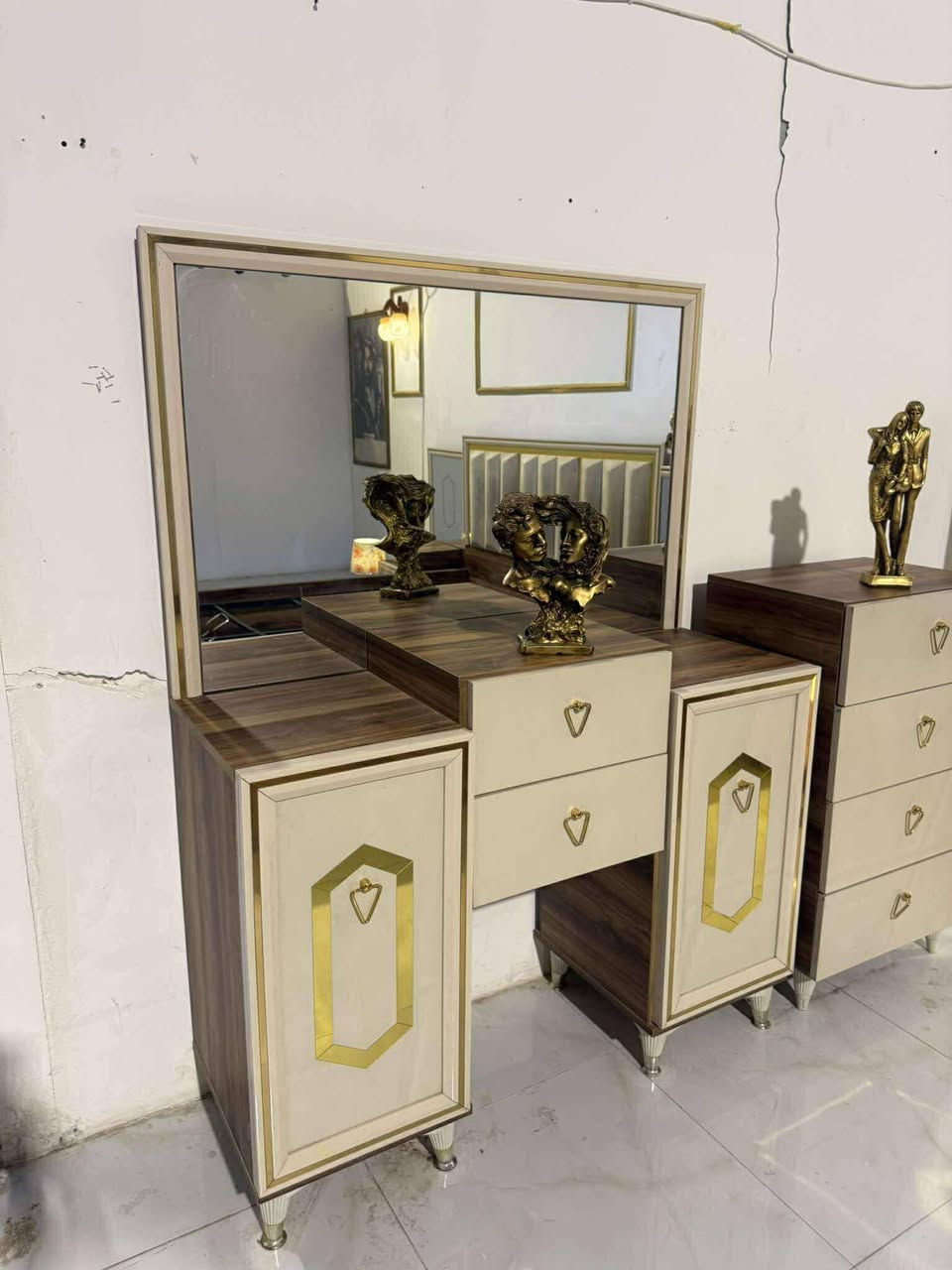 غرفه تركي موديل ٢٠٢٦
نضام بواب جرباي جك مغزن
السعر ٩٥٠ ٩٠٠ قفل
شد نقل داخل بغداد مجاني 
نضافه ٩٠
غرفه مارك قماش وتره بروه 
لون مميز


**إذا كنت صاحب هذا الإعلان وتريد حذفه لأي سبب، رجاءا أرسل رسالة إلى الدعم الفني**