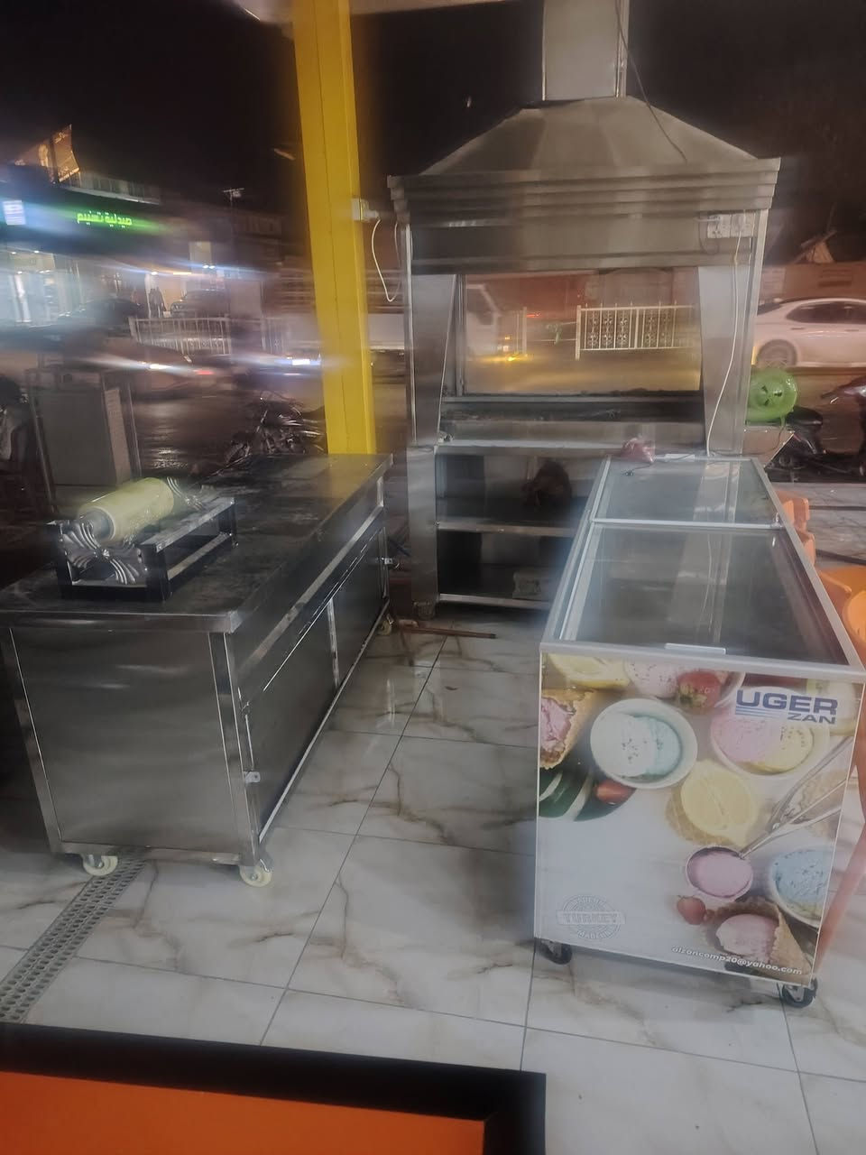 منقله سل ستيل +ميز سل ستيل+عجانه  +فرن بيزه + البيع تصل رقم ***********
