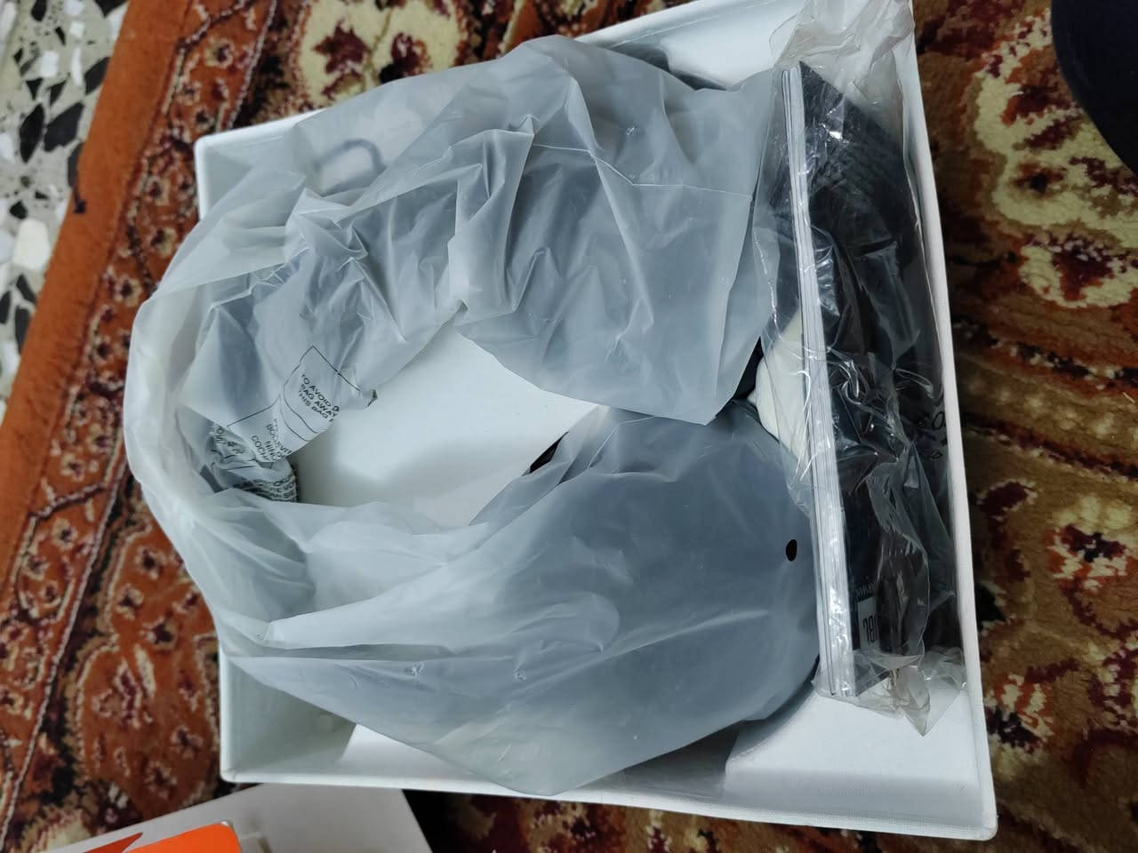 للبيع سماعات جديده ممستخدمه ماخذهم من المتاجر الثلاث  35 الف
بغدادالجديده ***********
