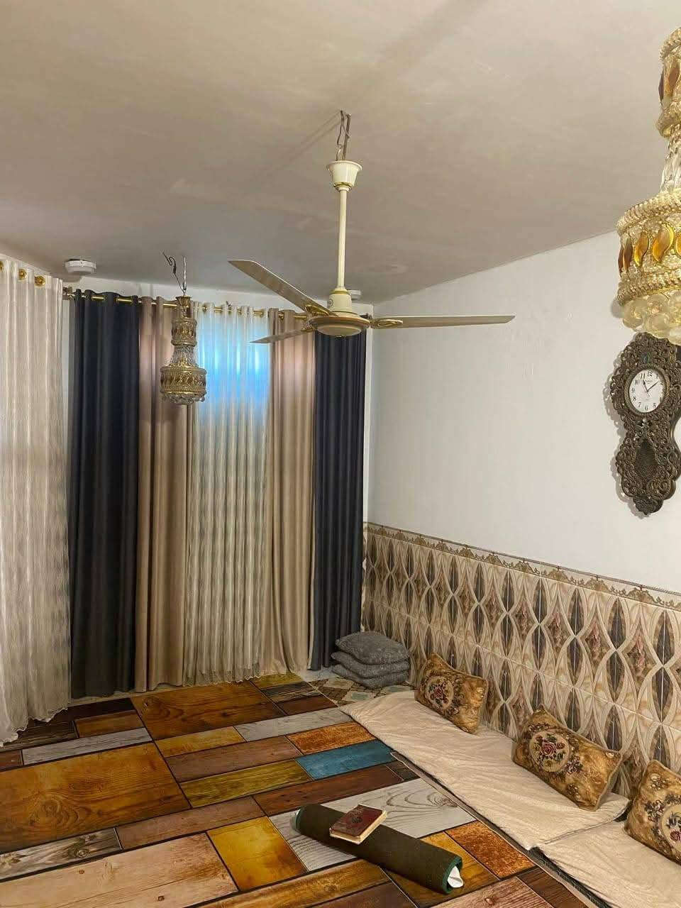 السلام عليكم 

بيت طابو زراعي سند 25 للبيع المساحه 215متر يحتوي

 على  3غرف نوم وصاله واستقبال مطبخ صحيات گراج

 سياره ومحل العنوان  طويريج الحولي مقابيل الصناعه 

للأستفسار أكثر 
***********
*********** تابع الصفحه ليصلك كل ما هو جديد
