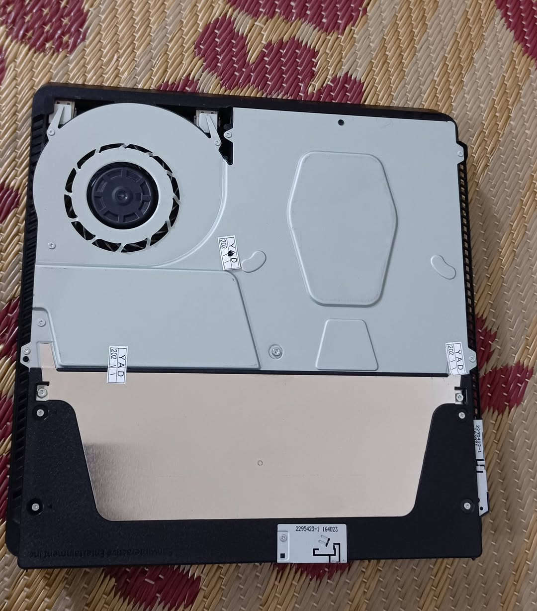 بلي فور سلم نص تيرا  لوك ستيكر ما مفتوح نظافه الجديد ملحقاته كامله جديده استعمالقليل كرتونه مالته ويا + يو بي اس 850 جديد استعمال ايام كارتونته ويا+جوستكات عدد 2 جدد + هارد 500 متروس العاب  من ضمنهنن
pes21 
God of war 2018 
God of war ragnarok 
Ghost of tsushima 
cod modern warfare 2019
cod modern warfare 3
mortal combat 11
the crew 2 
وغيرهن بعد 
للبيع مكان النجف ما عندي توصيل للتواصل خاص او واتساب ***********بلي فور سلم نص تيرا  لوك ستيكر ما مفتوح نظافه الجديد ملحقاته كامله جديده استعمالقليل كرتونه مالته ويا + يو بي اس 850 جديد استعمال ايام كارتونته ويا+جوستكات عدد 2 جدد + هارد 500 متروس العاب  من ضمنهنن
pes21 
God of war 2018 
God of war ragnarok 
Ghost of tsushima 
cod modern warfare 2019
cod modern warfare 3
mortal combat 11
the crew 2 
وغيرهن بعد 
للبيع مكان النجف ما عندي توصيل للتواصل خاص او واتساب ***********
