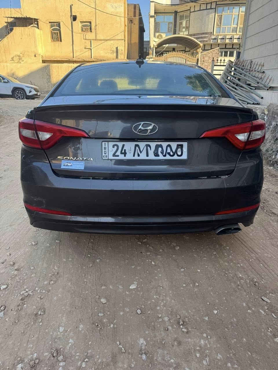 السلام عليكم 
سوناتا ٢٠١٦ وارد امريكي 
حادثها الباب الخلف الصدر صبغ + دور الجاملغ الخلفي 
رقم دهوك الدولي تحويل مباشر 
رقم الشاصي 5NPE24AF6GH267036
مكان السيارة / حلة 
محرك 2400GDI 
ماشية ١٦٠ الف 
السعر ١٠٥ وبيها مجال 
للاتصال : ***********
