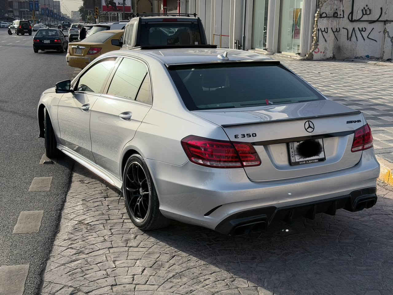 سلام عليكم E350
2014  تو ويل
ماشيه 142 كم
موصفاته المعروفه

ضرر دعاميه وحافة البنيد
البنيد مبدل بلاد شركة نفس لون بدون صبغ بدون ايرباك بدون دواخل
 صبغ دعاميه اماميه فقط
للاستفسار
***********
