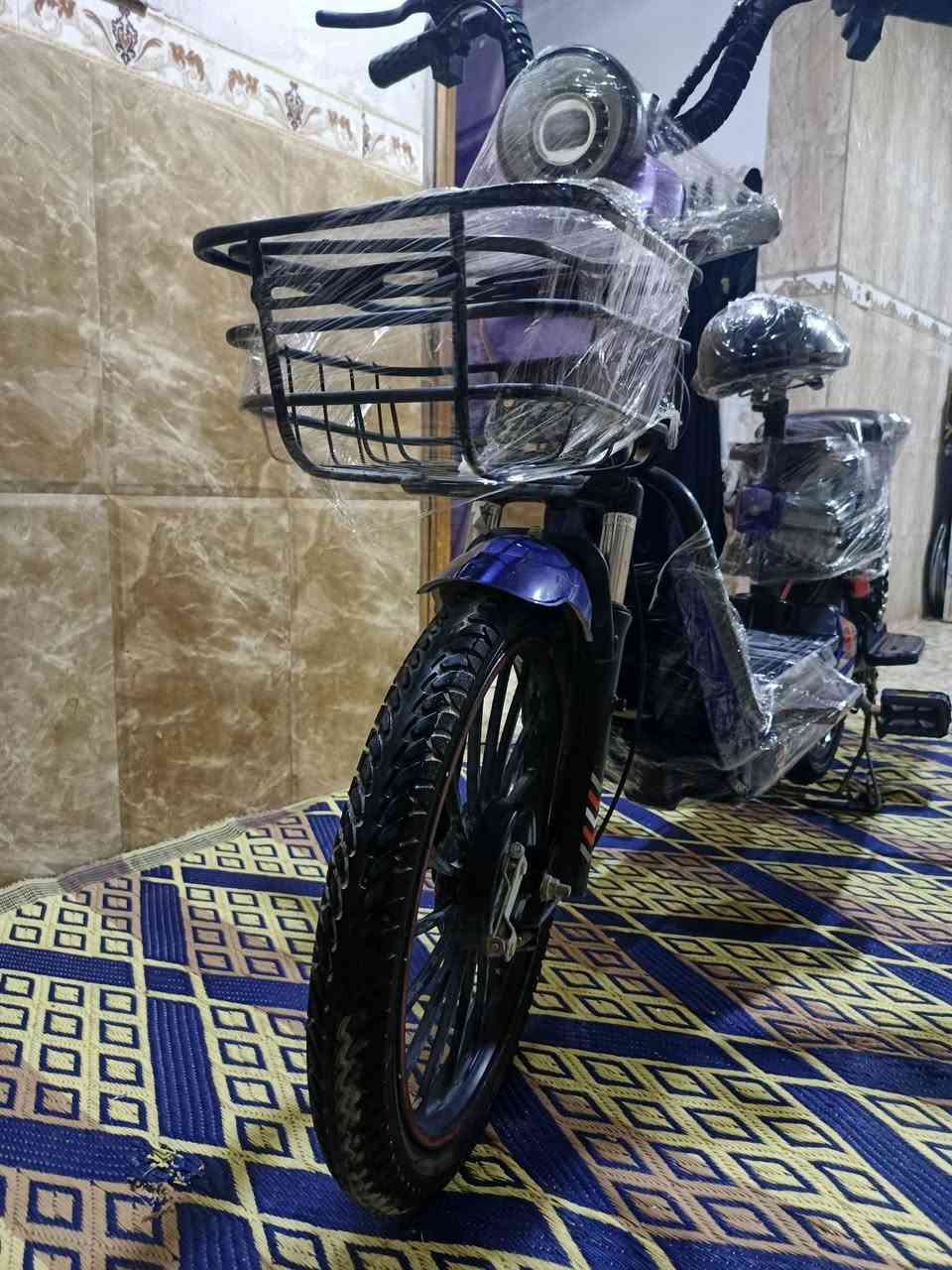 السلام عليكم بايسكل شحن للبيع نضيف كلشي ما عايزه السعر 180 وبي مجال بسيط مكاني كربلاء مقابيل مستشفى الكفيل ***********
