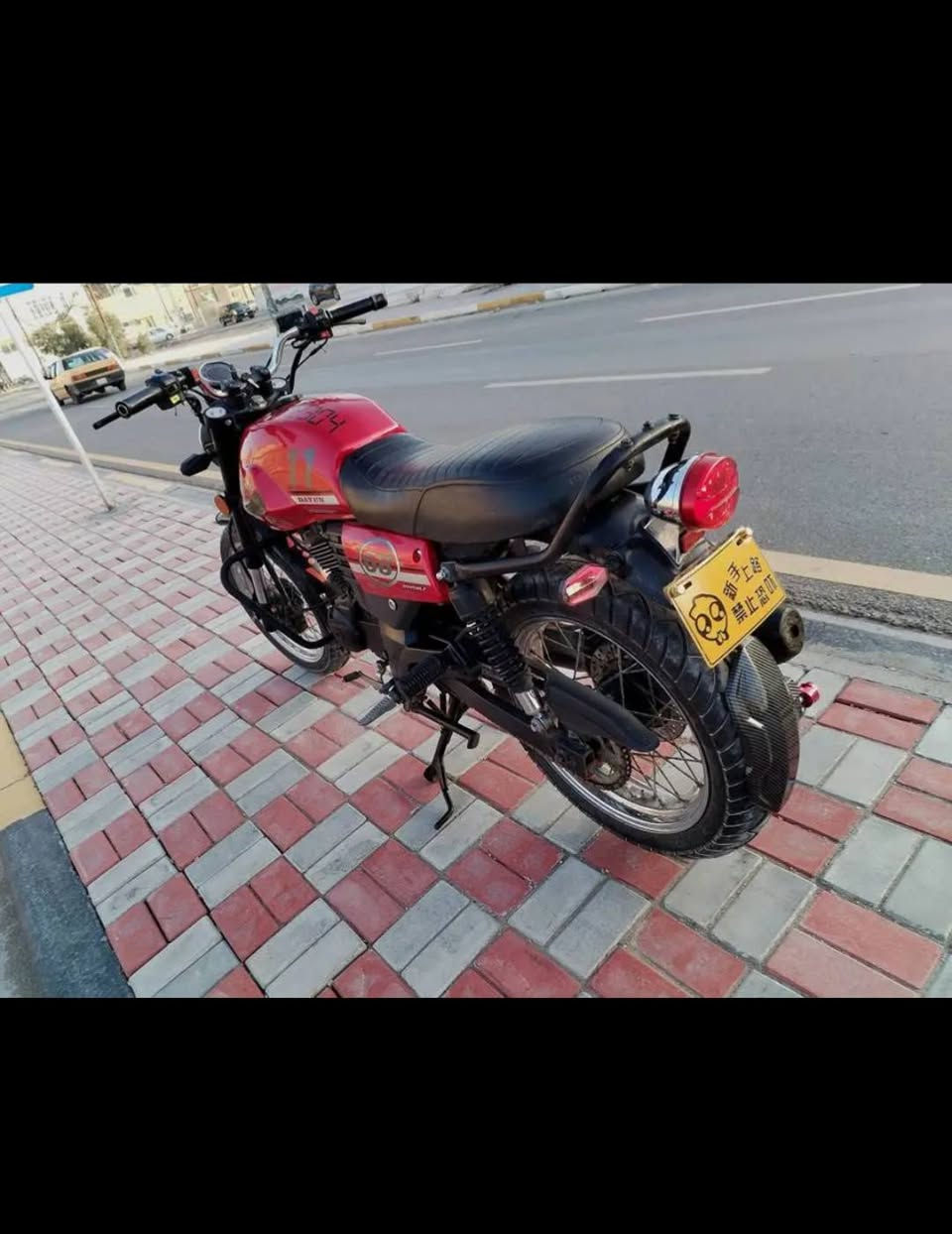 سلام عليكم دراجه دايوان لايتي
دراجه نضيفه وحلوه مكينه ممفتوحه موديل 20 طالعه ب 21 
اوراق اصولي وصل معرض بيها كبل لترقيم اتصل وبيك خير وتدلل ***********
