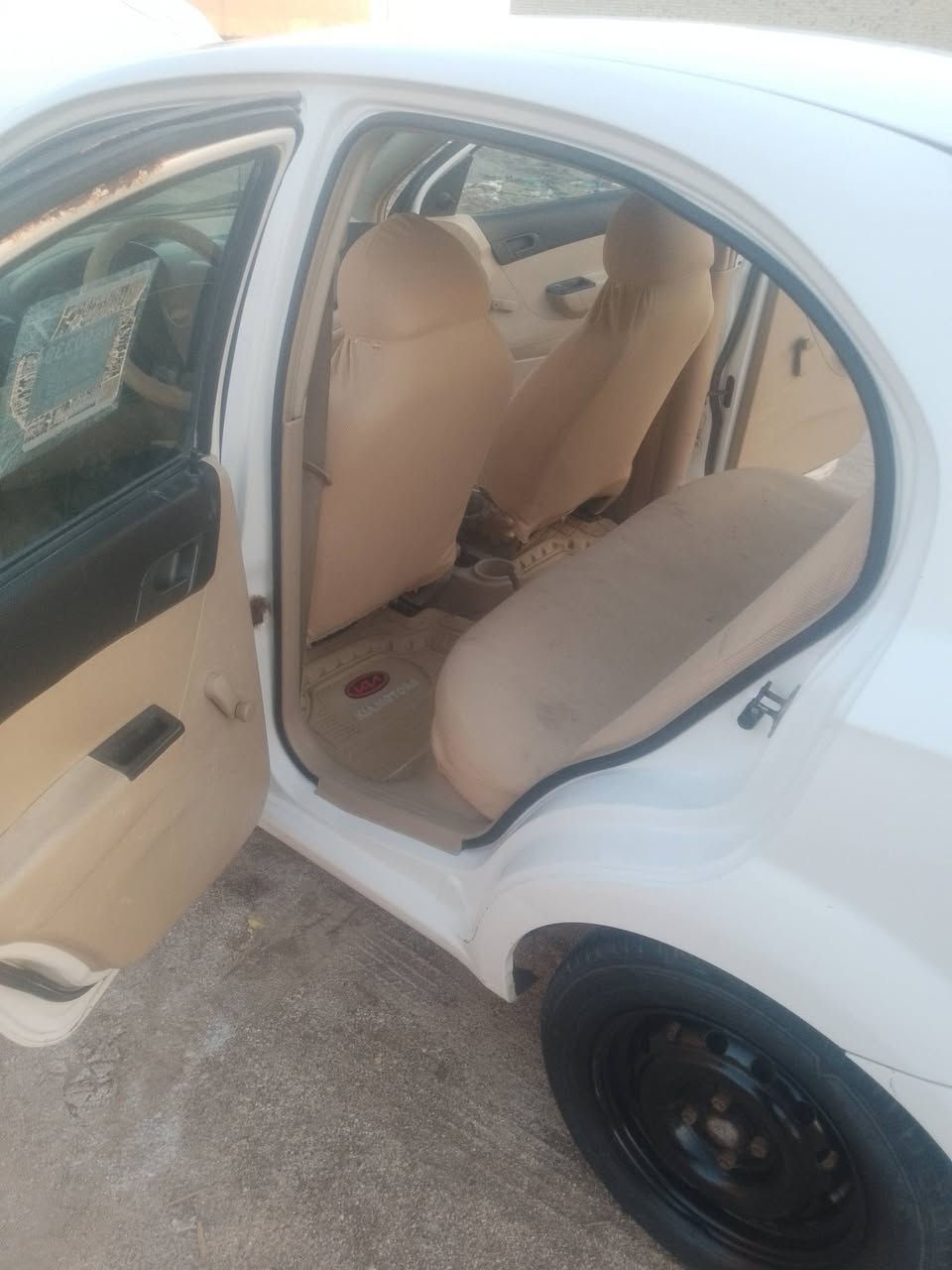 بسم الله تعالى 
سيارة للبيع افيو موديل 2010 محرك مفتوح السعر ***********
