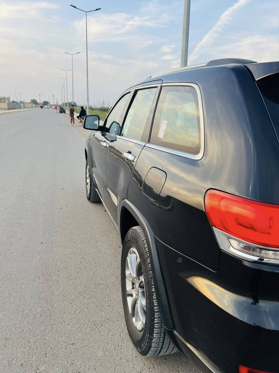 جيب خليجي  15 بيه بس جاملغ ايمن مبدل وبيه بعض الشخوط بالكشر محدث بجمه  للموديل 20  بيه هواي مواصفات عدا التشغيل عن بعد للبيع السعر 215 للاستفسار ***********
