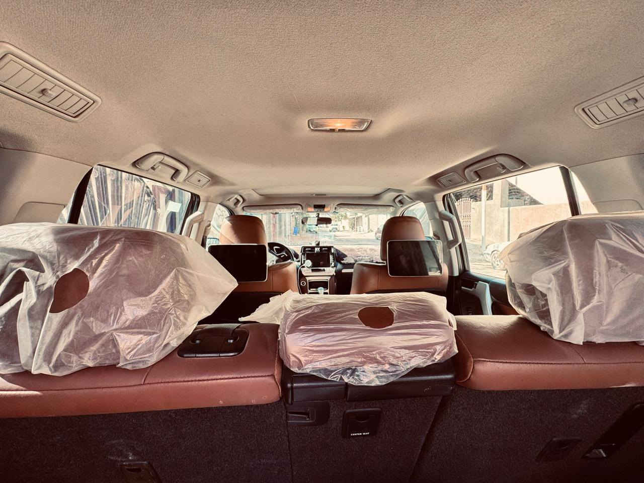 برادو 2022 سبعينية TXSرقم اربيل انكليزي الدولي للبيع
رقم حلو . فتحة قمارة . 7 راكب . 6 سلندر . محرك 4000 . حساس خلفي . كاميرا خلفية . 2 بصمة . مغلفة ppf البنيد و التكم و المري و اللايتات . تخم تاير جديد دنلوب . مري شفط . مانع انزلاق . كشنات جلد بلادي . مقاعد امامية كهربائية . شاشة عرض . زراك لايت . الجام مغلف ضد اشعة الشمس uv . الخلفيات مضللة . دوسات اصلية ما مستخدمة . سبير دفن . تانكي بنزين واحد . الجامة الخلفية تنفتح بدون فتح الجنطة . 8 ايرباك . مثبت سرعة . شاحن وايرلس . كشافات ضبابية . نظام ترحيب . هوك اصلي . ثلاجة . تبريد 3 قطع . السيارة ماشية  116 قابل للزيادة كل الصيانة و تبديل الزيت و الدسكات بالشركة و ترتيبهة شركة  موجود دفتر الصيانة . و بيهة ملاحظة بسيطة بالجنطة مثل ما موضح بالصور . السيارة بالحلة 
السعر 43 الف و بيهة مجال حگ الجية
رقم الموبايل  ***********   /  ***********
