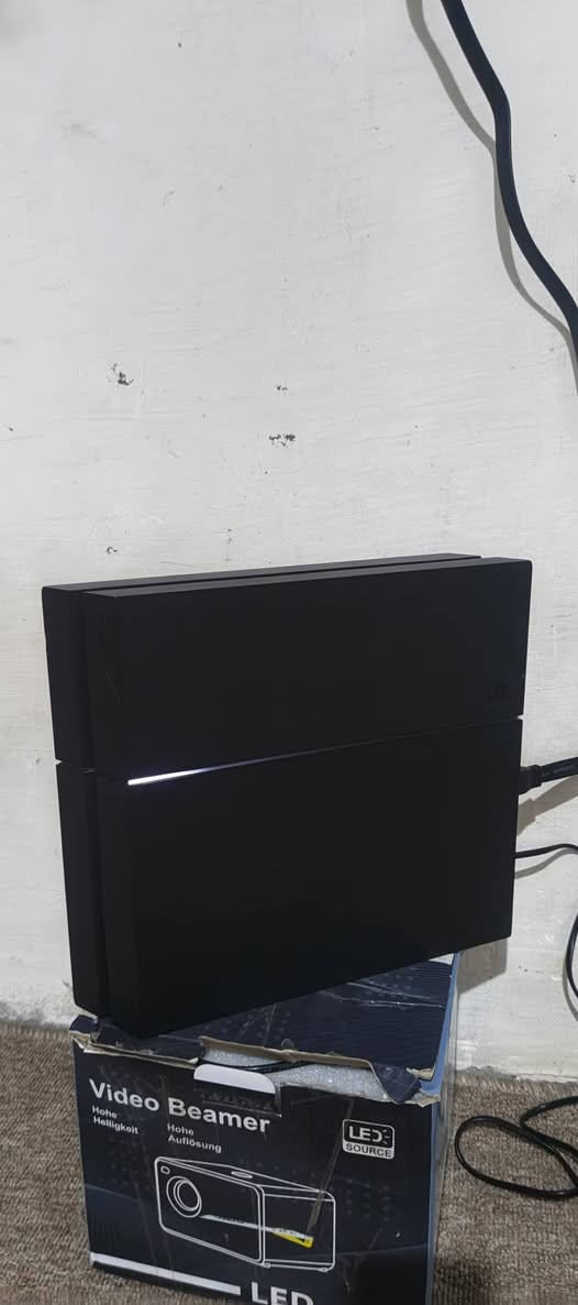 بلي فور فات لوك ستيكر نضافة ٩٠ بل مية مع جوستك واحد مع قرص واحد هارد 500 مع حساب بي 2 لعبات مكاني بصرة قبلة
السعر 190 بي مجال *********** واتساب
