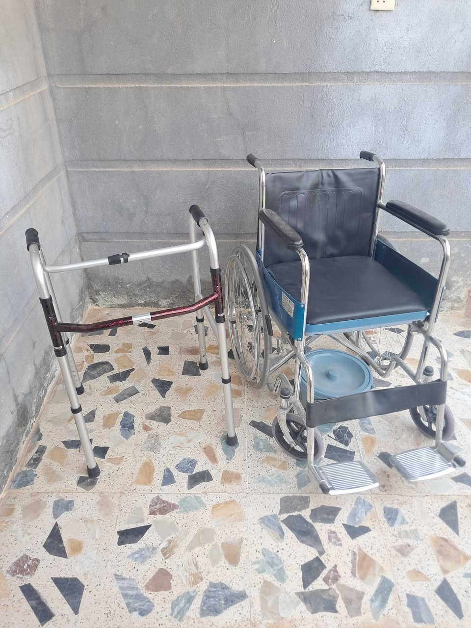 السلام عليكم عربانه مع حجله للبيع جدد استعمال قليل جدا عدة ايام العربانه سعرهه ١٤٠    الف والحجله ٣٠  الف
للاتصال ***********  
الموقع منطقة الموظفين قرب الصورة
السلام عليكم عربانه مع حجله للبيع جدد استعمال قليل جدا عدة ايام العربانه سعرهه ١٤٠    الف والحجله ٣٠  الف
