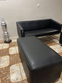 مقاعد حلاقه قياس القنفه متر ونص والمقاعد متر قياسه درجه اولئ بدون ضرر ...