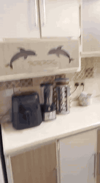 سلام عليكم اثاث للبيع
***********
