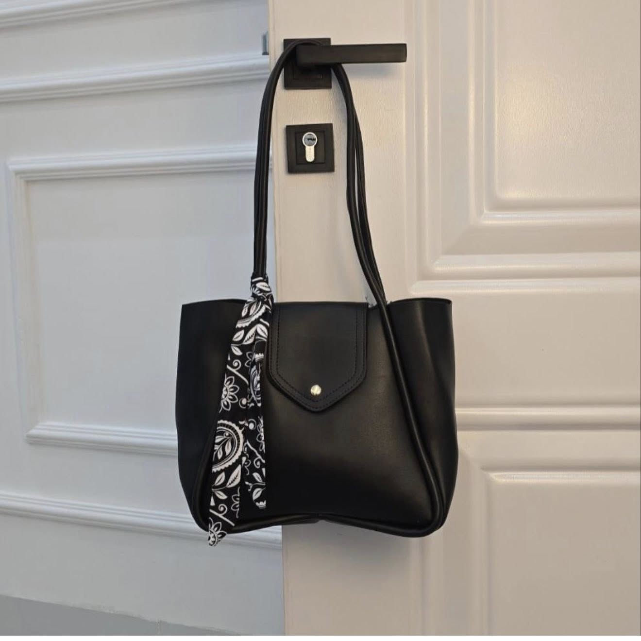 هذا الجمال كله بس بسعر 9 وشرط توصل نفس الي بالصوره
قياس الحقيبة العرض 
23 سم
36 سم ارتفاع
يوجد توصيل داخل النعمانية


**إذا كنت صاحب هذا الإعلان وتريد حذفه لأي سبب، رجاءا أرسل رسالة إلى الدعم الفني**