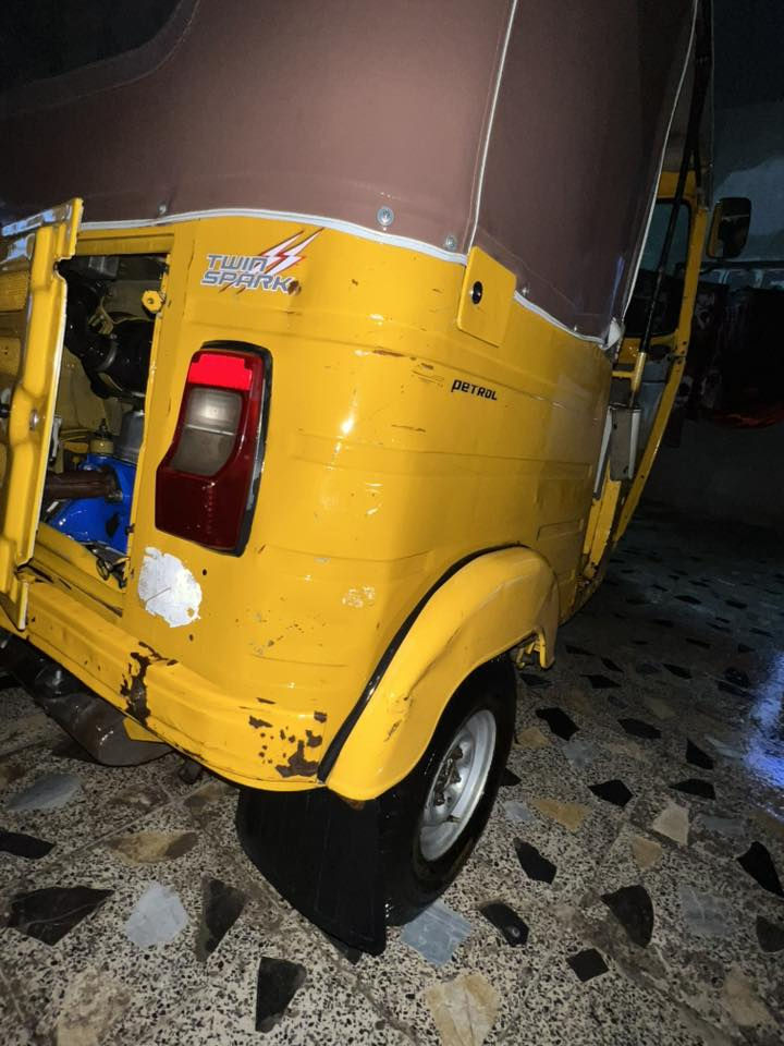 السلام عليكم تكتك مديل2020
رقم وسنويه بغداد تحويل مباشر 
مكينه بوشه وبستم فقط 
قطرت صبغ ما بيه بس هاي 
الطعجات عنوان بغداد المدينه 
***********
