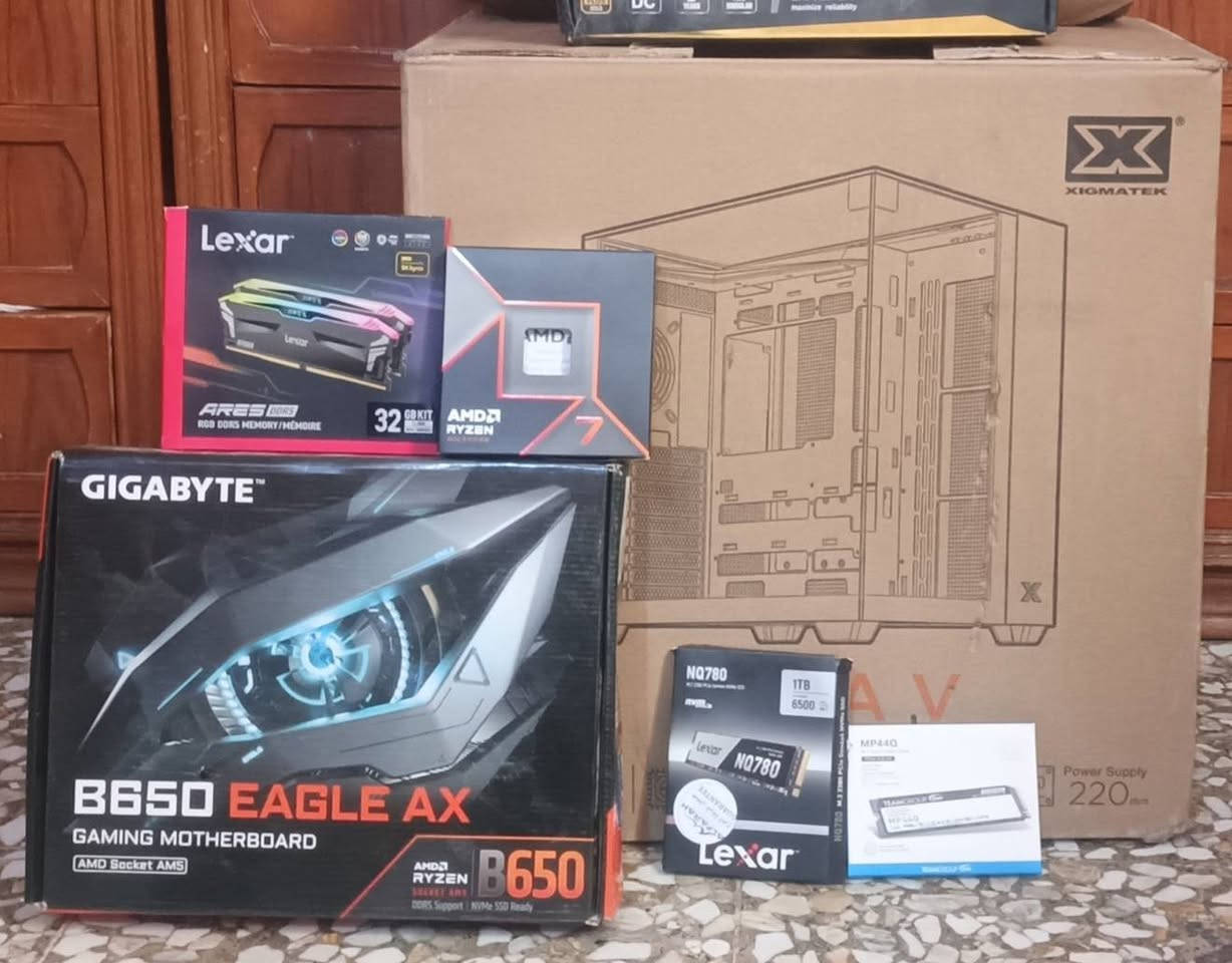 السلام عليكم
شباب set up كامل للبيع كيس وشاشة و ups
مواصفات الكيس 
cpu amd ryzen 7 9700x
مبرد المعالج xigmatek fenix 360 aio
GPU nvidia RTX 4080 16 GB Gigabyte gaming oc
motherboard  gigabyte  b650 eagle ax 
RAM lexar ares ddr5 32  2x16  6800 mh
التخزين m.2 ssd team group 1tb 
سرعة 7400
التخزين الثاني m.2 ssd lexar 1tb 
سرعة 6500
البور سبلاي Ruix gf 850w gold الجيل الخامس 
الكيس sama atx case neview
ال ups فاربر اونلاين 3kva
الشاشة LG ultra gear 27gs75q
ملاحظة كل كراتين القطع موجودات ما عدة 
كارتونة ال ups وكارتونة كرت الشاشة لان تنكعن وتلفن ف شمرتهن 
القطع كلهن انطي بيهن ضمان 
السعر 3500000 والشراي يدلل رقمي *********** 
مكاني بغداد الدورة او ابو دشير
