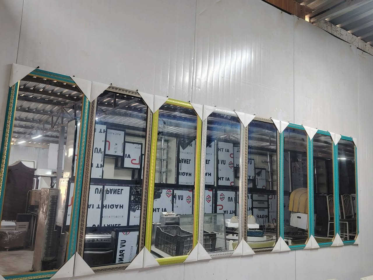 توفرت مرايات جديد 
عرض ٣٥سنتمتر 
طول متر 
السعر ١٠الاف فقط 💸

#معرض النعيمي للاثاث 
كل ما تحتاجه من اثاث منزلي واثاث مكتبي تجده في معرض النعيمي للاثاث الجديد والمستخدم مستعدون لشراء الاثاث المستخدم والمراوس ماعليك سوى الاتصال على الرقم ويوجد واتساب تكريت القادسيه مدخل گراج بغداد شارع الدفاع المدني مقابل صيدلية الواثق مجاور الرعايه الاجتماعية معرض النعيمي ***********
