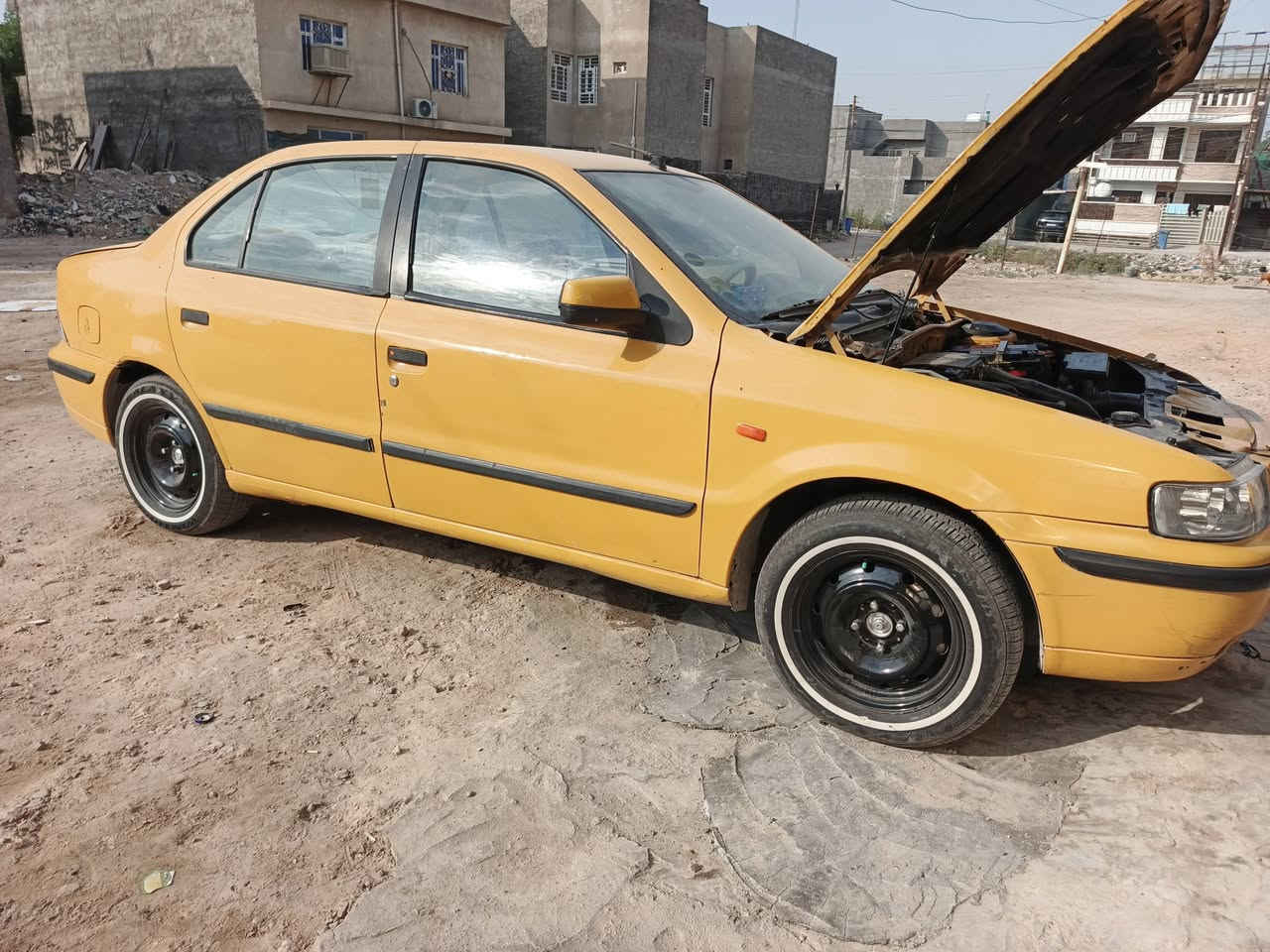 سلام عليكم للبيع موديل ٢٠١١ باسمي رقم نكليزي 
بيه خيط بخار السعر ٢٦ للاستفسار ***********
