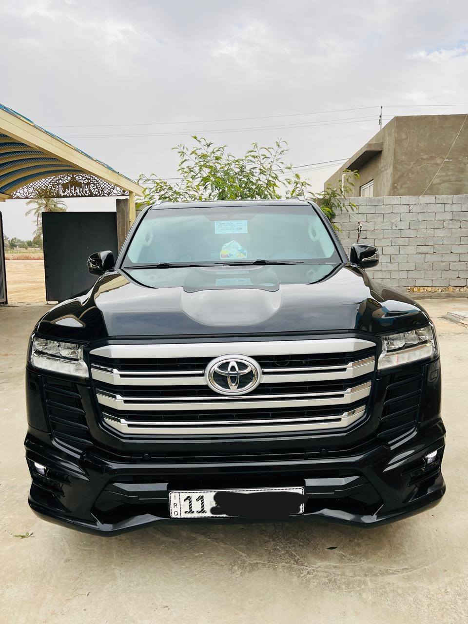 السلام عليكم للبيع لاندكروزموديل 2023 تكمه  وسنويه ساز رقم بغداد بسمي تحويل ثاني يوم مكفول كفالة عامه من صبغ وتبديل 
فول موصفات 1/1
بصمه تشغيل 
بصمه أبواب لمس 
تشغيل عن بعد 
فتحه سلايت
كشنات ثنين كهرباء 
كشنات جلد 
كشنات تدفئه تبريد 
8ايرباك 
زراكات 
مري شفط 
شاشات خلفيه 
مطفايه حريق 
جنطه شفط 
سبعه راكب 
ثلاث قطع تبريد 
محرك 4000 تنفس طبيعي 
حساس امامي 
حساس خلفي
 بصمات ثنين 
سبير منازل 
وباقي موصفات ساز معروفه 
ماشيه 32 الف  حقيقي 
سعر (650) 
الاستفسار اتصل على الرقم ***********
مكان بابل حله
