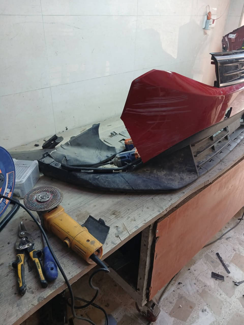 السلام عليكم من رخصة الادمن تصليح دعامية امامية  k4 m25 وإضافة ربع دعاميه الرياش لبيع وتصليح الدعاميات العنوان بغداد الأمين الثانيه *********** *********** ملاحظة تصليح وليست للبيع
