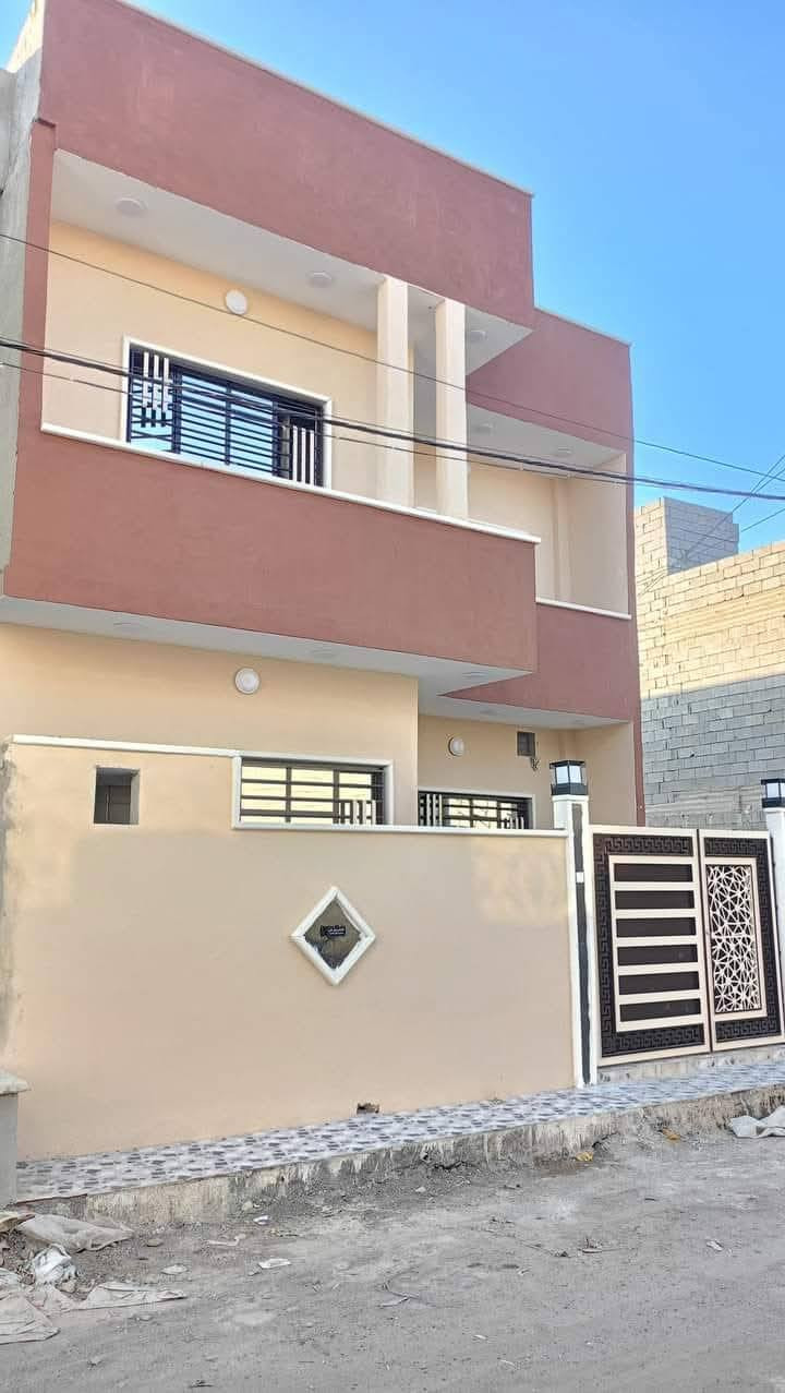 دار للبيع
حي القوسيات طريق دهوك القديم 

خلف معمل غاز التوفيق 

المساحة 136 م واجهة 8 م

ط1 )) غرفتين نوم واستقبال وصاله ومطبخ وصحيات 

ط2)) 4 غرف نوم وصاله وصحيات وبيتونه 

سند زراعي قرار 25 

بناء حديث 

خدمات كامله ماء كهرباء تبليط 

للاستفسار أكثر اتصل على الأرقام او 

 مراجعة مكتب الدار الكائن في بناء الجاهز مقابل الكمرك 

***********

***********
