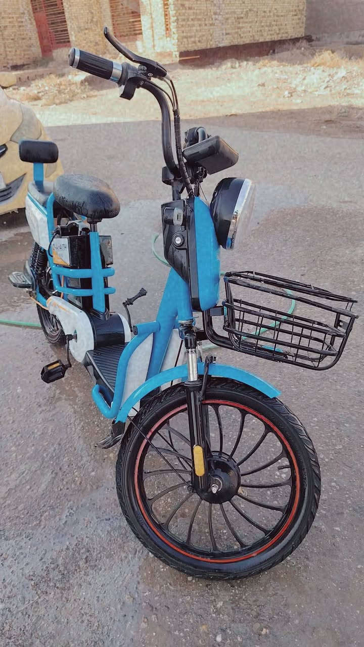 باسكل شحن للبيع.حجم 24/ 4بطاريات/ملاحضه بطارية تعبانه  مكان حله نيل السعر 350وبي مجال بسيط/ ***********
