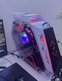 معالج Xeon 2680 • كرت RX 590 • ٥١٢GB M.2