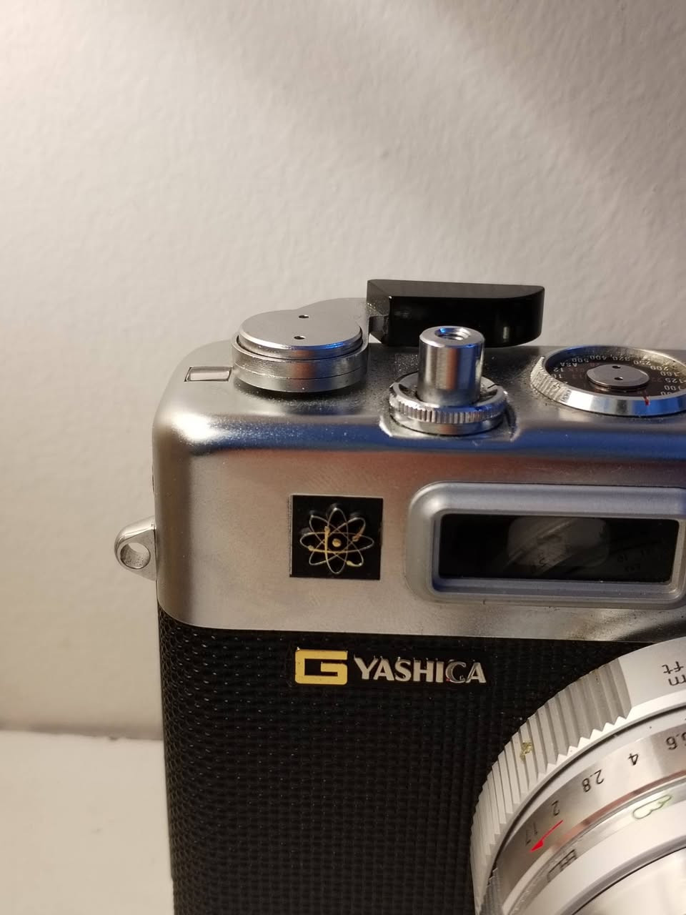 للبيع كاميرا قديمه نادرة
النوع Rangefinder
العدسة 45mm بفتحة f/1.7
تنطي صور “Vintage” ناعمة جداً وسينمائية 🔥
تصوير ليلي ممتاز بسبب f/1.7
ماكو فيديو (فيلم فقط)
ألوان سينمائية (Film Look) بدون تعديل
يدعم فلاش خارجي
الكاميرا انتيكه + اصليه + Made in Japan + نادرة 
ارجووو تدخل مازادا اكثر شخص يدفع بيها سعر تنباع 

مكاني بغداد الغزالية

***********
