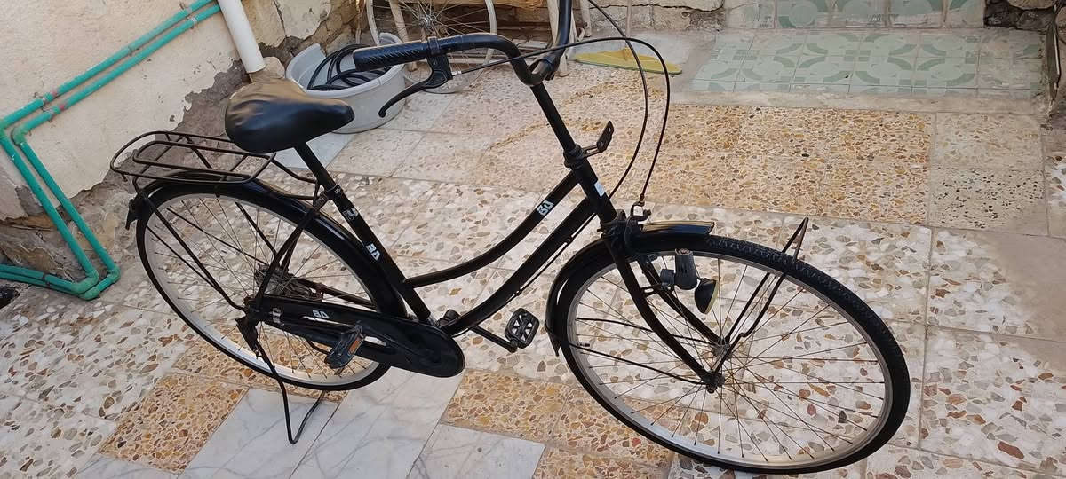 للبيع هاذا رقمي راسلني موجود واتساب ***********
حجم 27 اي عطل ما بي نضافه ٩٠بل ميه
